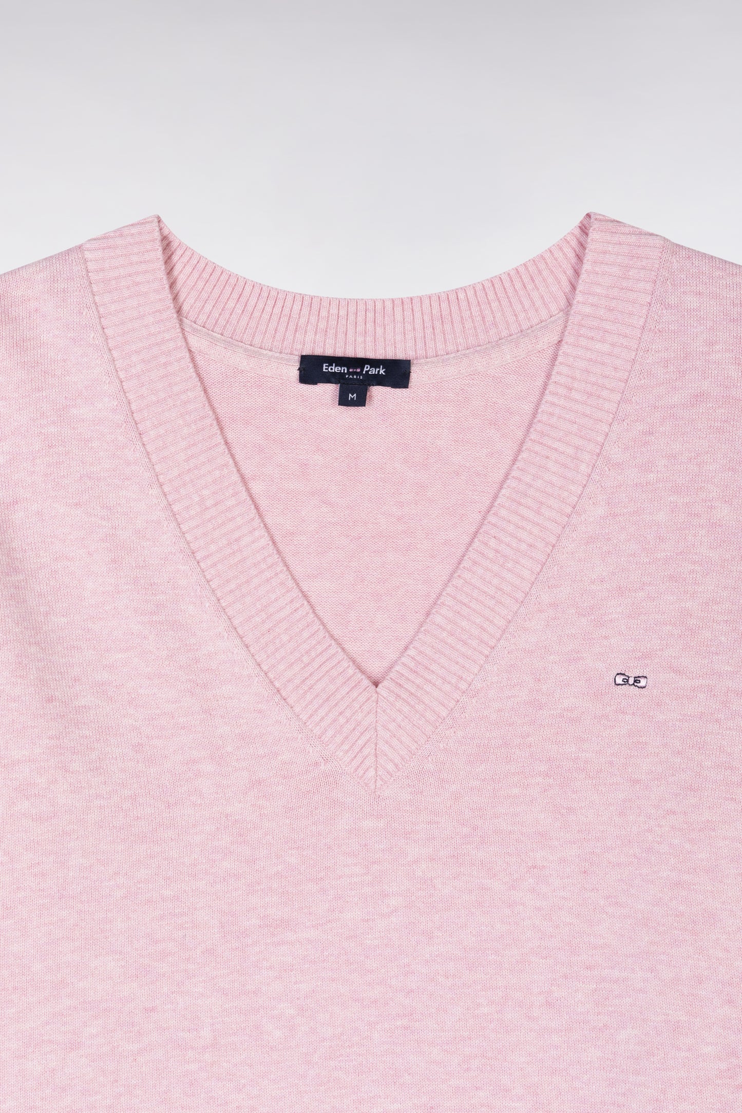 Relaxed-fit pink cotton V-neck jumper