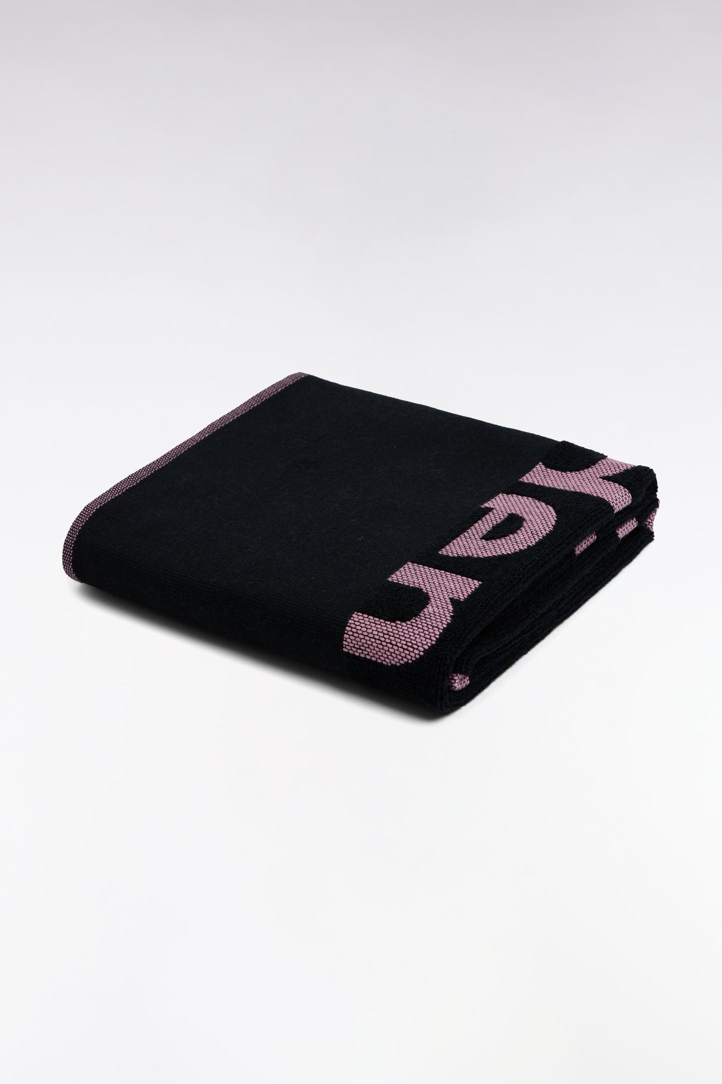 Navy cotton terry beach towel with pink Eden Park jacquard