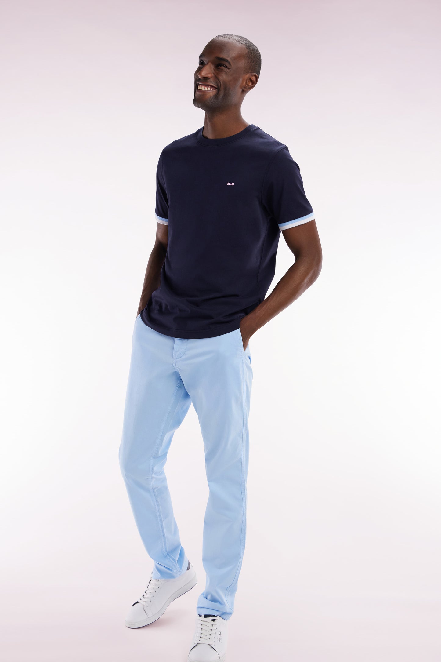 Pantalon chino sans plis en coton stretch bleu clair coupe droite