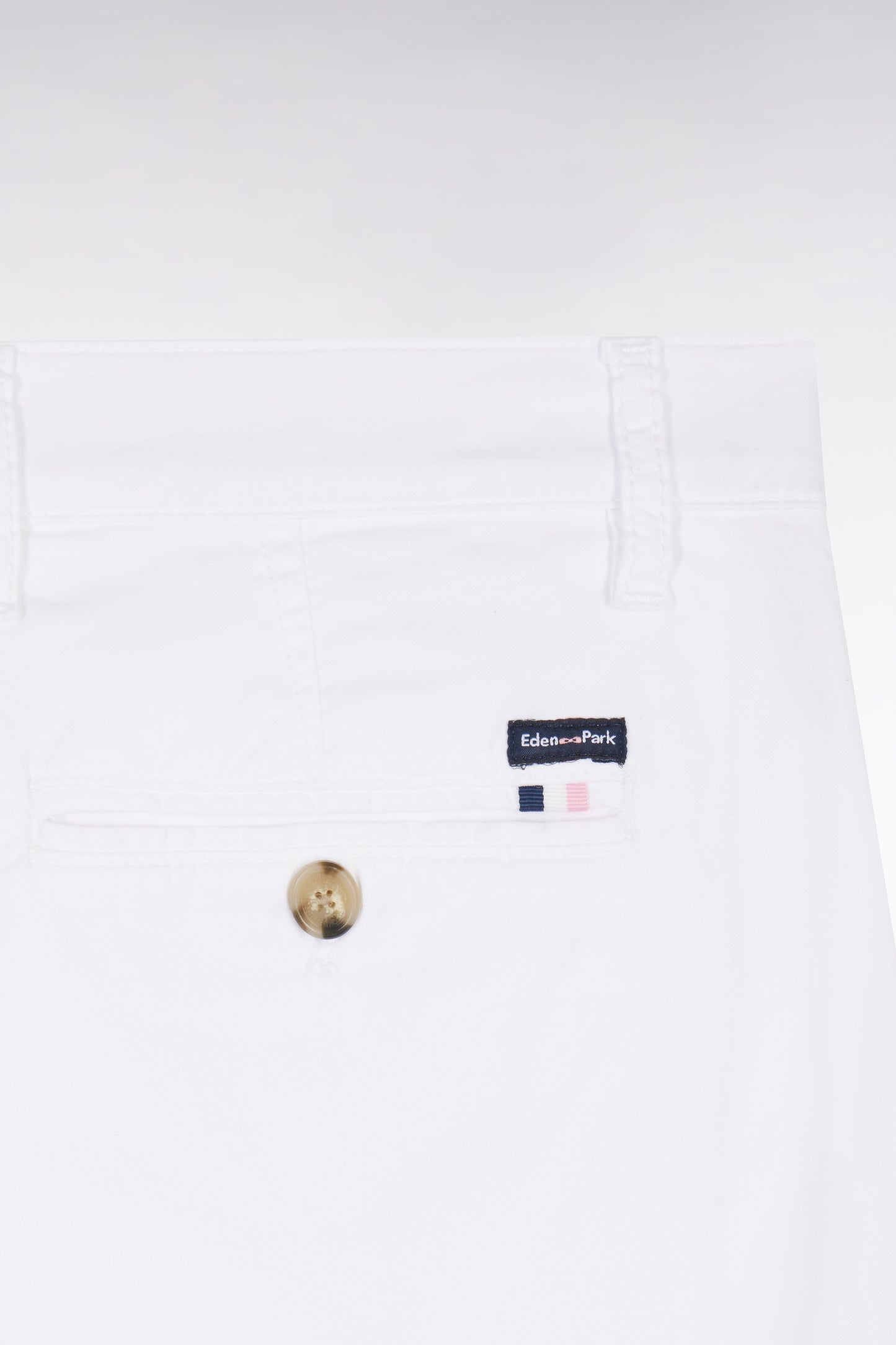 White straight-cut stretch cotton chino Bermuda shorts