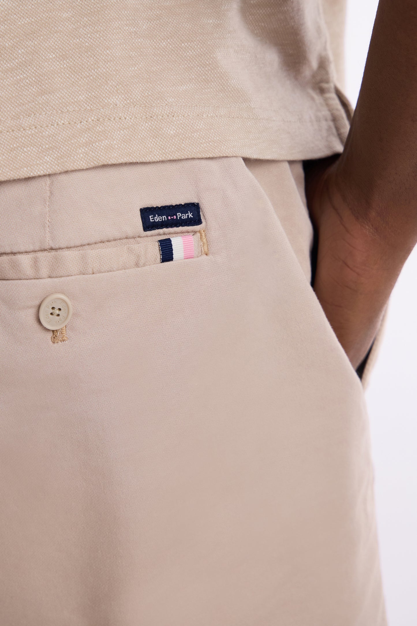Elasticated waistband beige Bermuda shorts in lyocell and stretch cotton