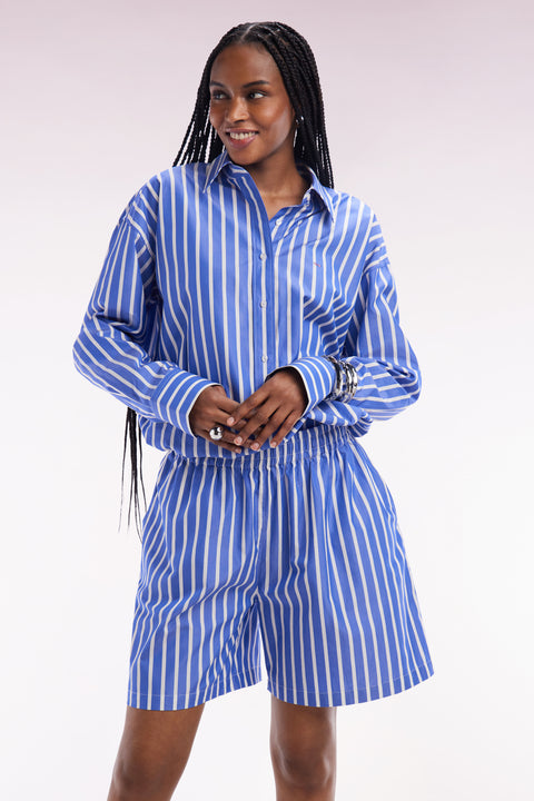 Short en coton bleu à rayures blanches coupe Oversized - Image 1