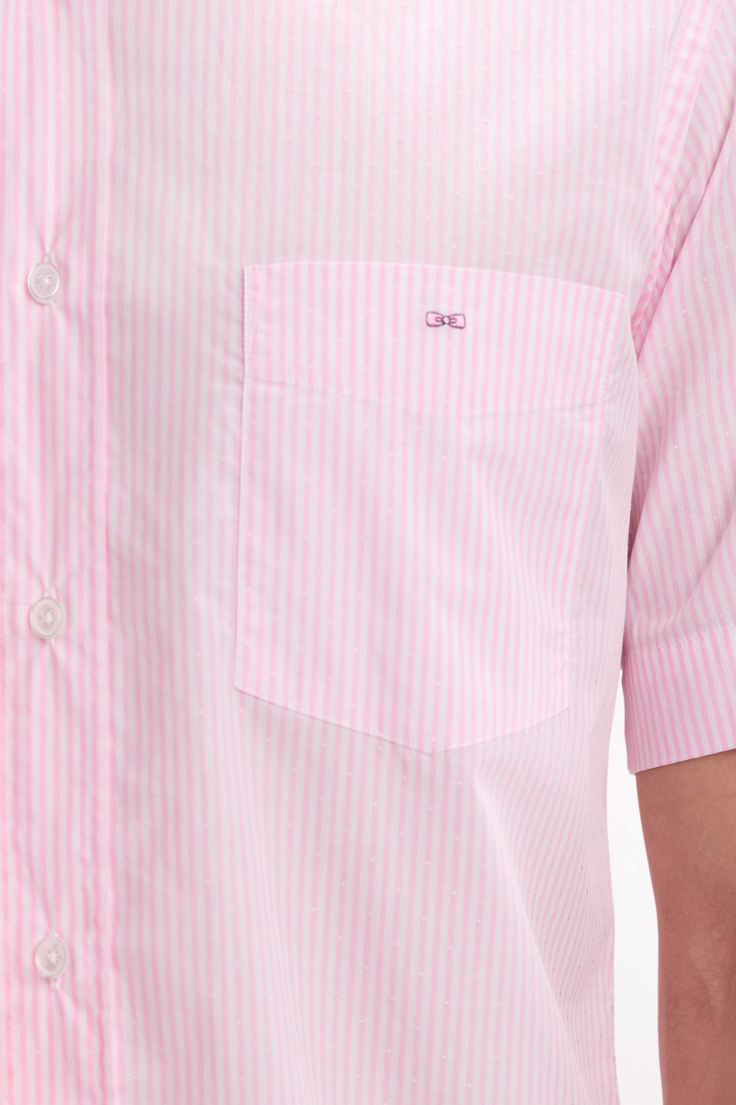 Chemise à manches courtes en coton tissage jacquard rayé rose coupe droite
