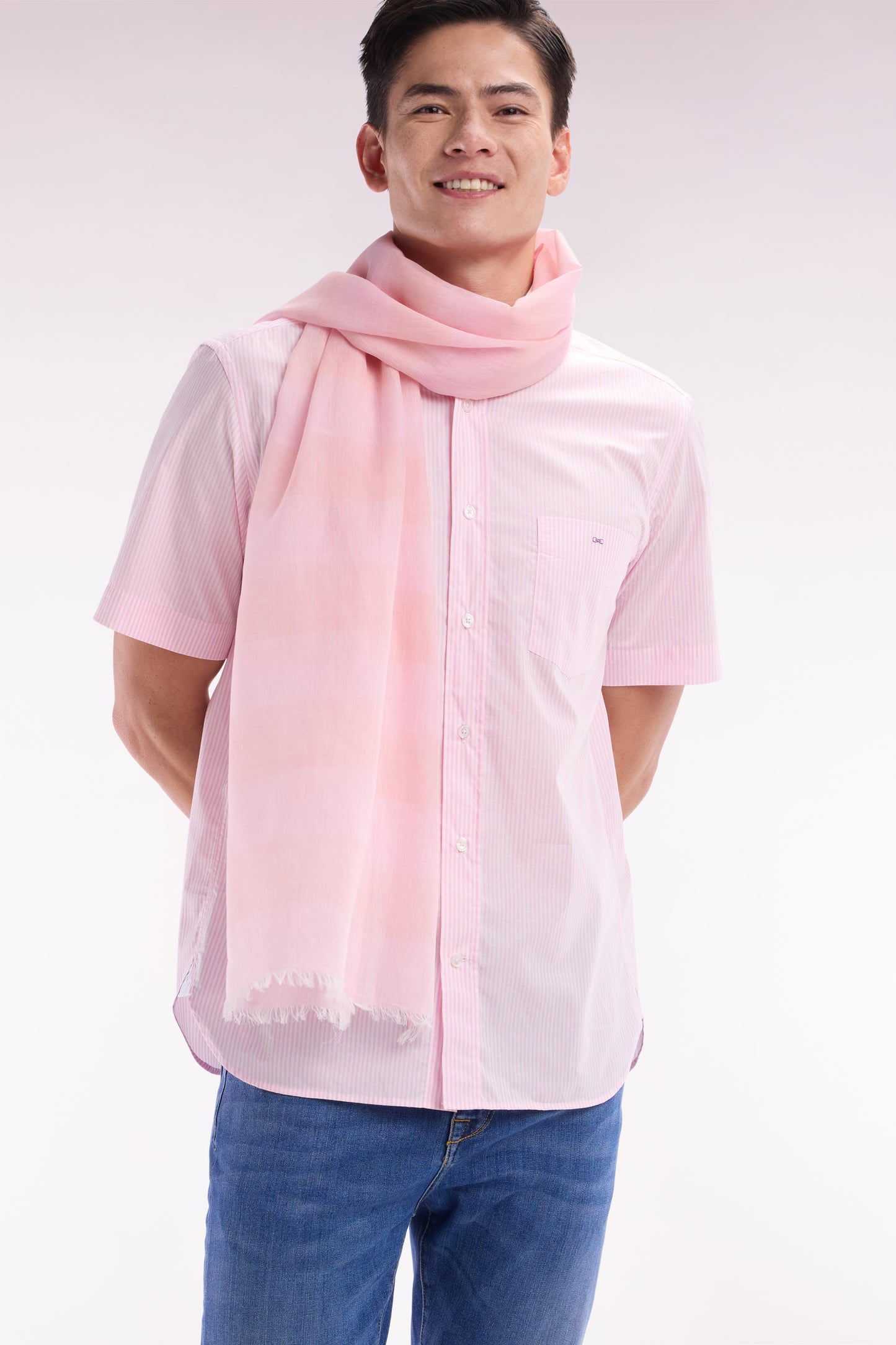 Chemise à manches courtes en coton tissage jacquard rayé rose coupe droite