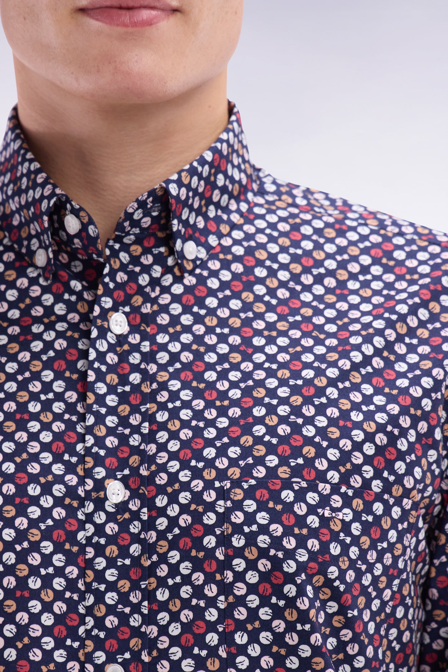 Straight-fit navy cotton poplin shirt with red microprint