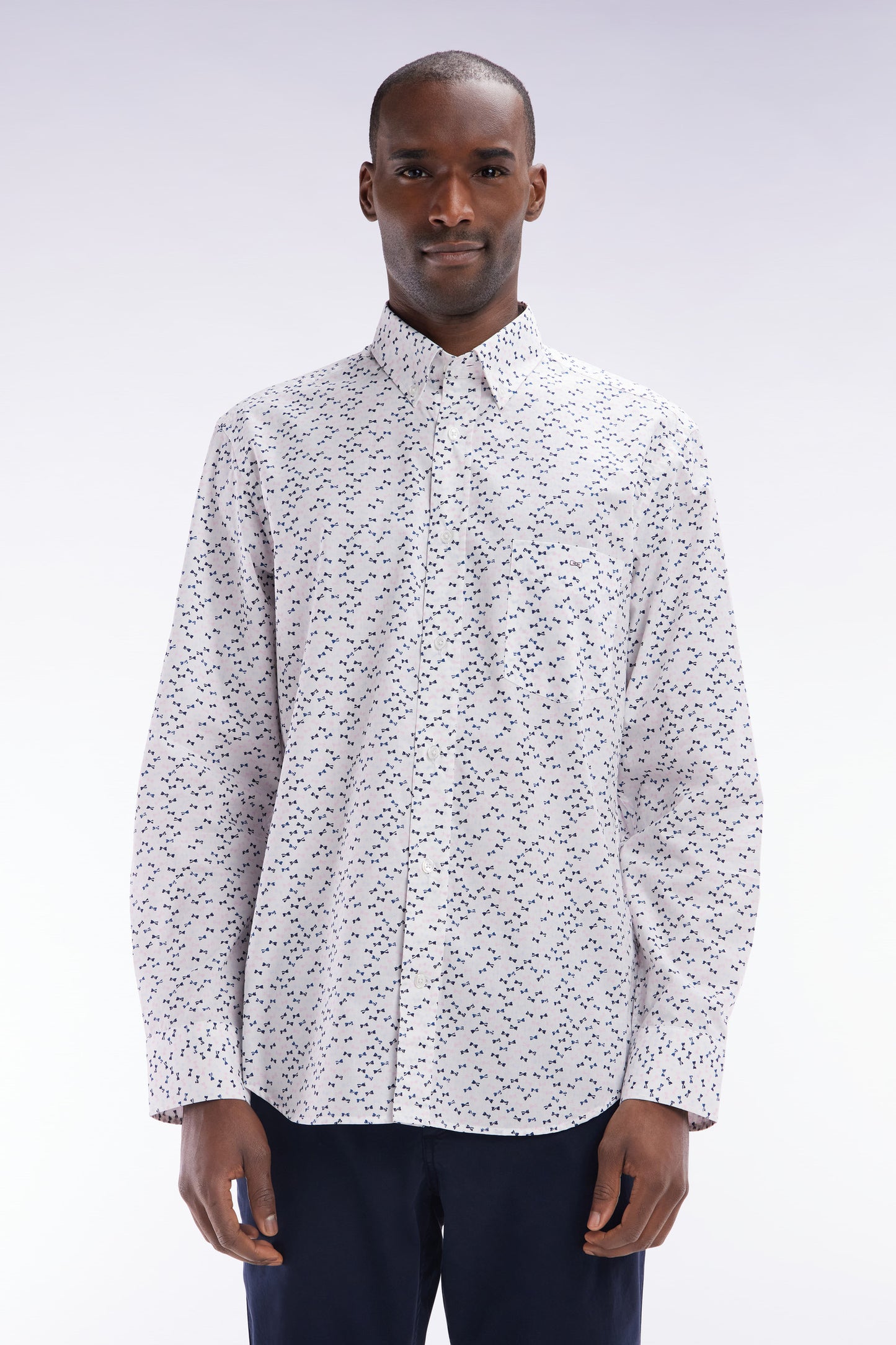 Straight-fit ecru cotton poplin shirt with bow tie microprint