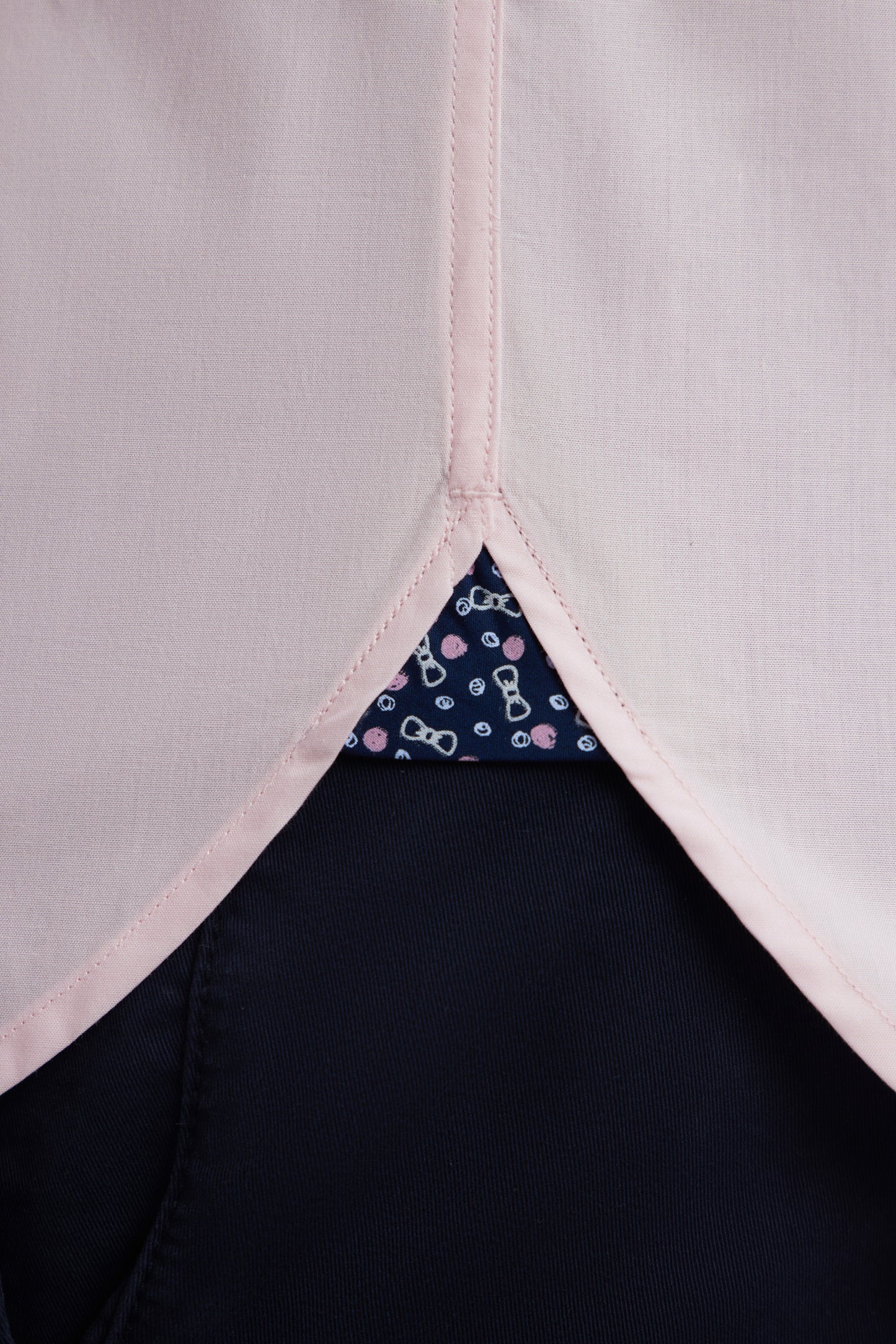 Straight-fit pink cotton shirt with navy elbow patches