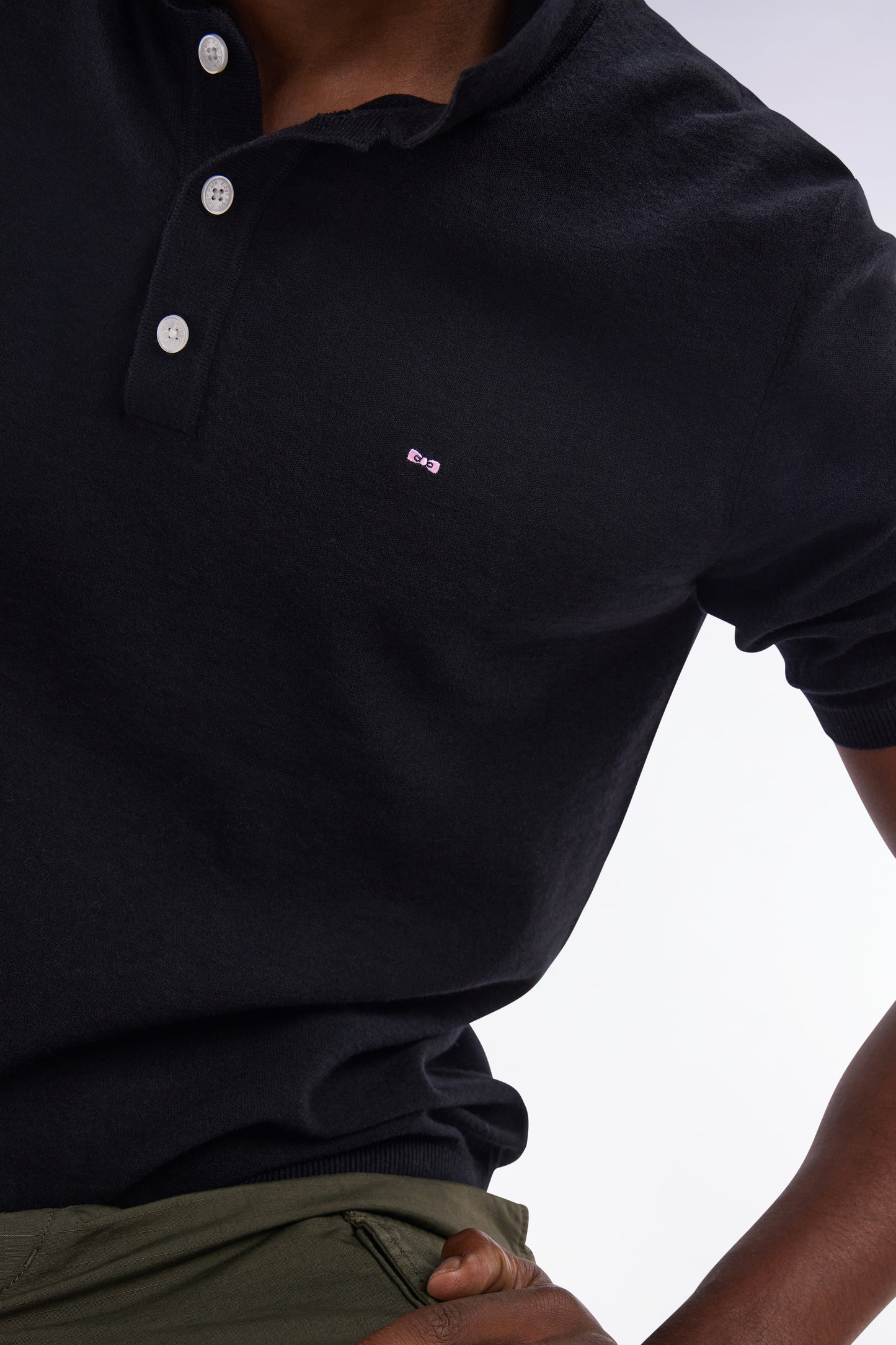 Pull sans manches à col polo noir coupe droite