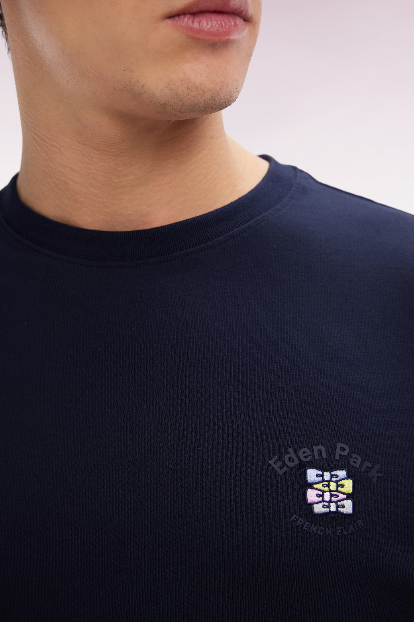 Navy cotton T-shirt with multicolored embroidery, relaxed fit