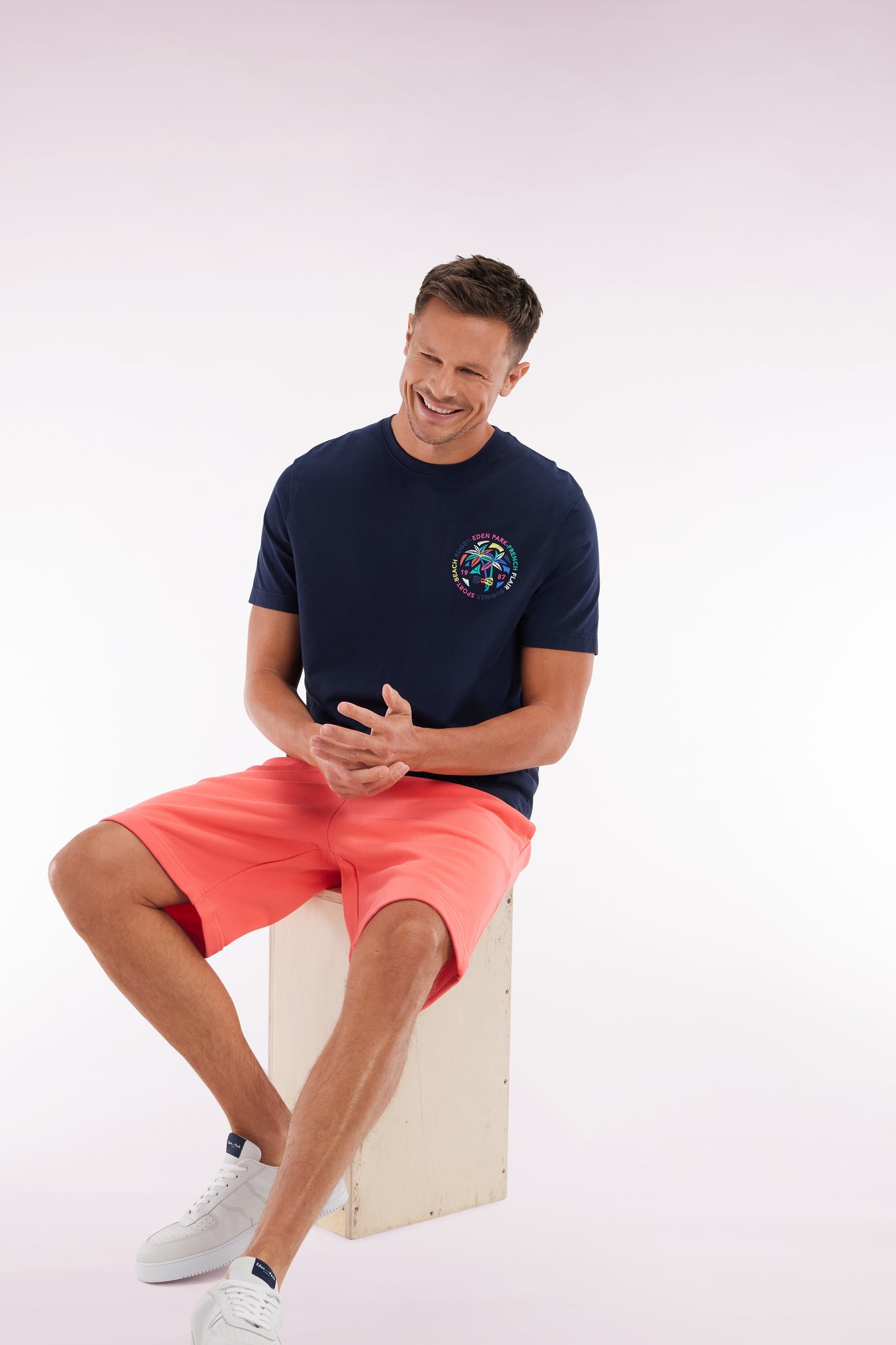 T-shirt in navy cotton with multicolored screen print, relaxed fit