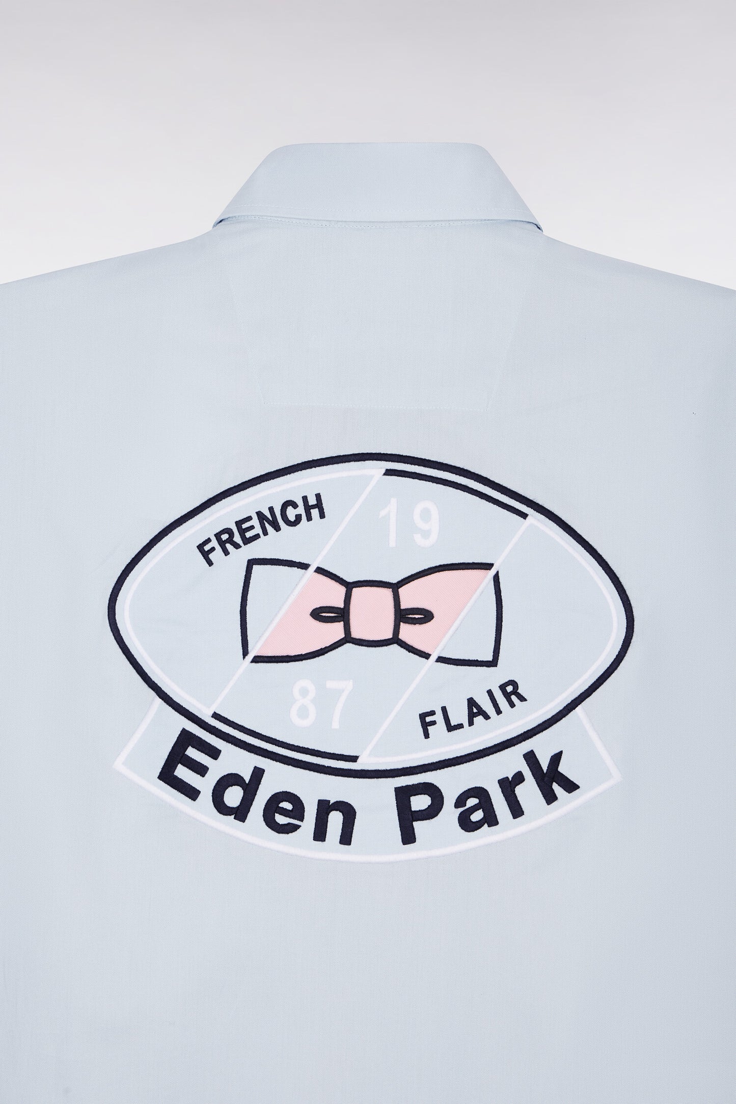 Chemise à manches courtes en coton bleu ciel broderie dos