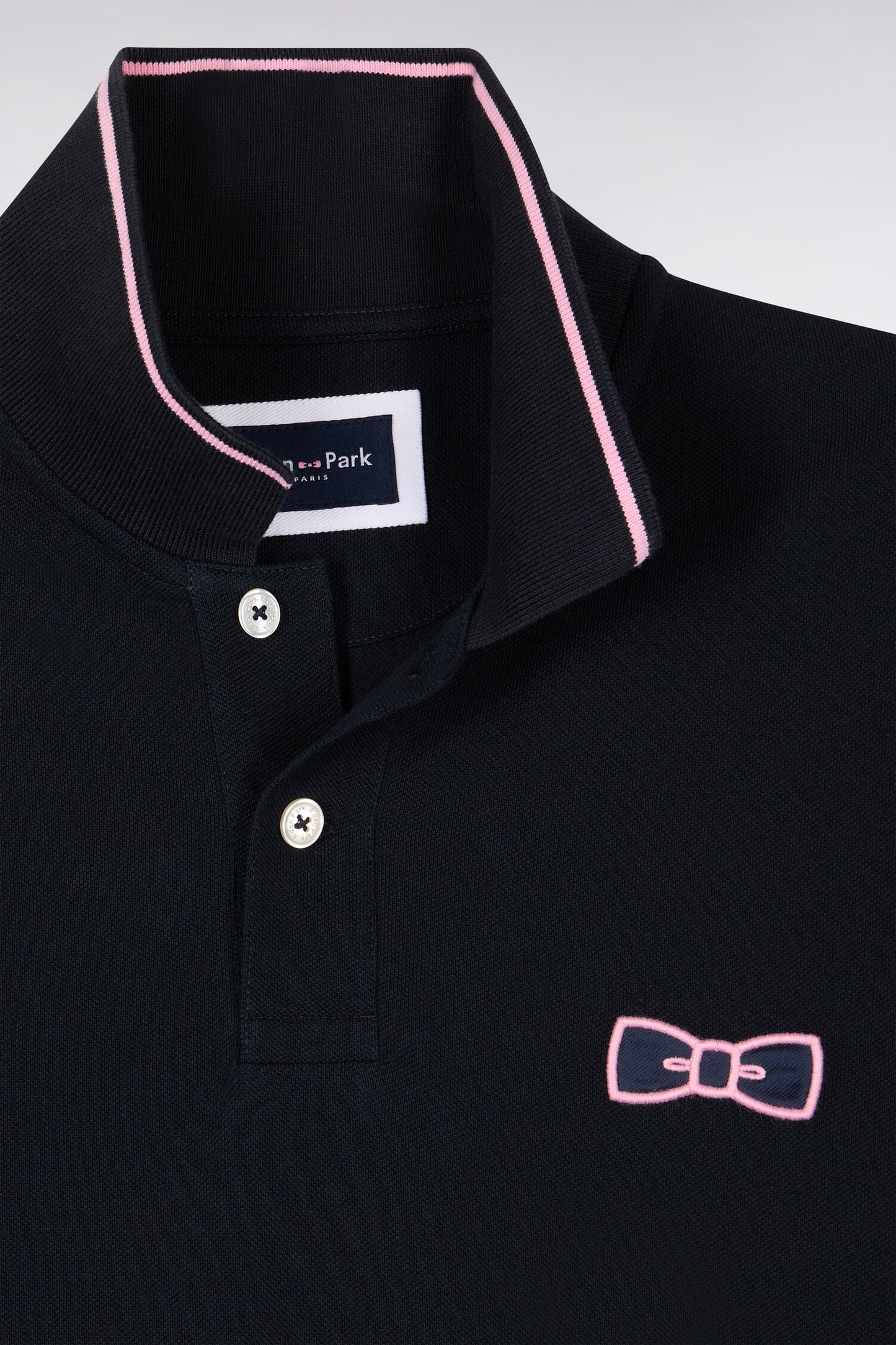 Polo à manches courtes en coton marine à broderie patchée coupe regular