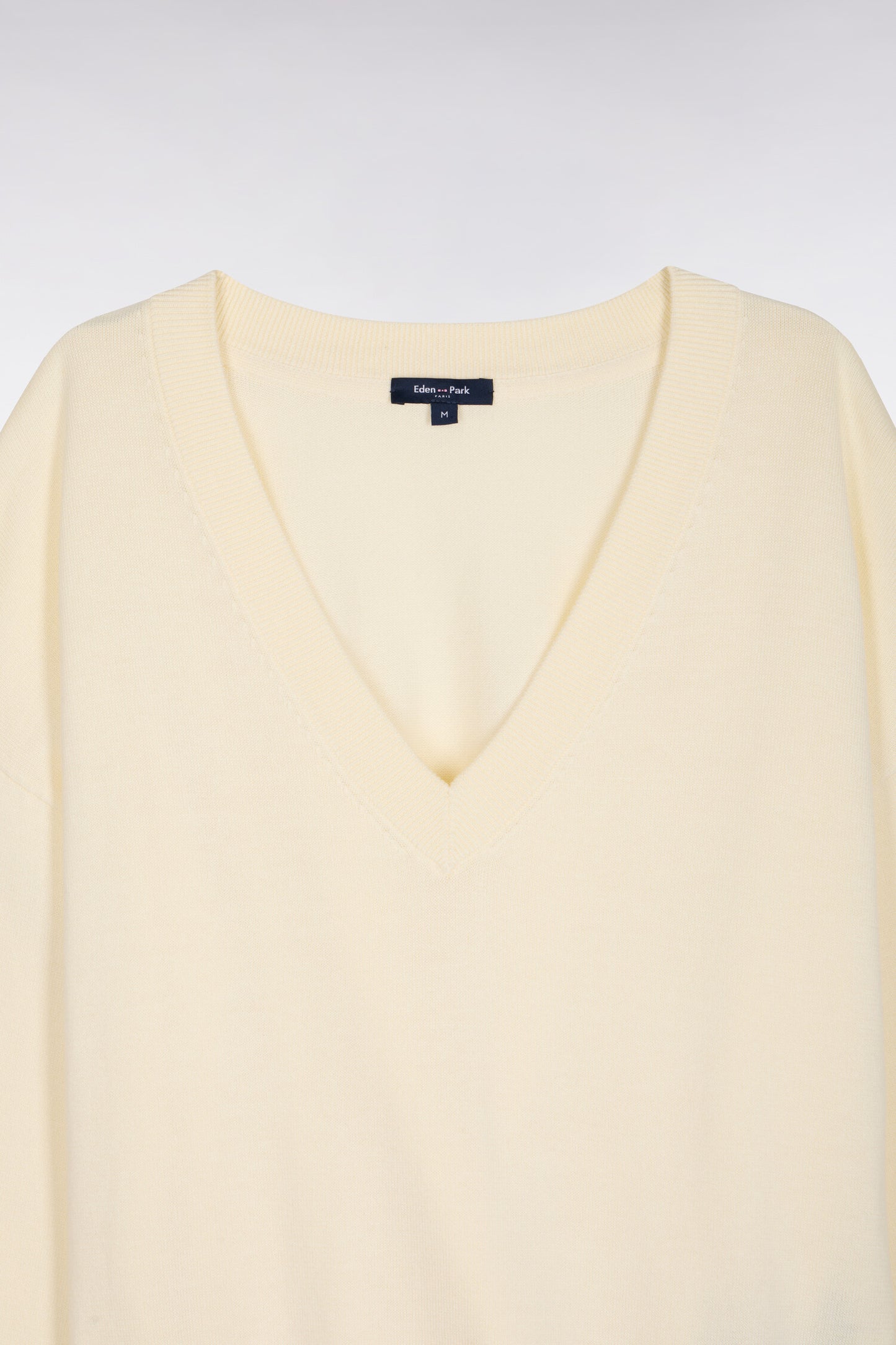 Pull-over à col V en coton écru coupe oversized