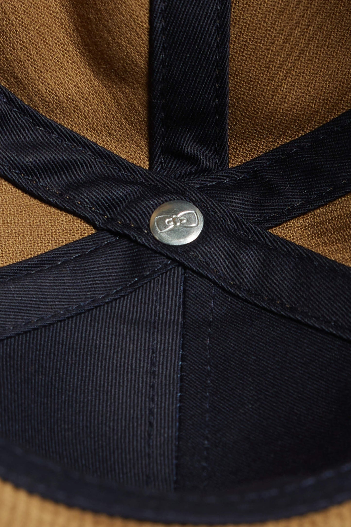 Casquette en velours côtelé noisette