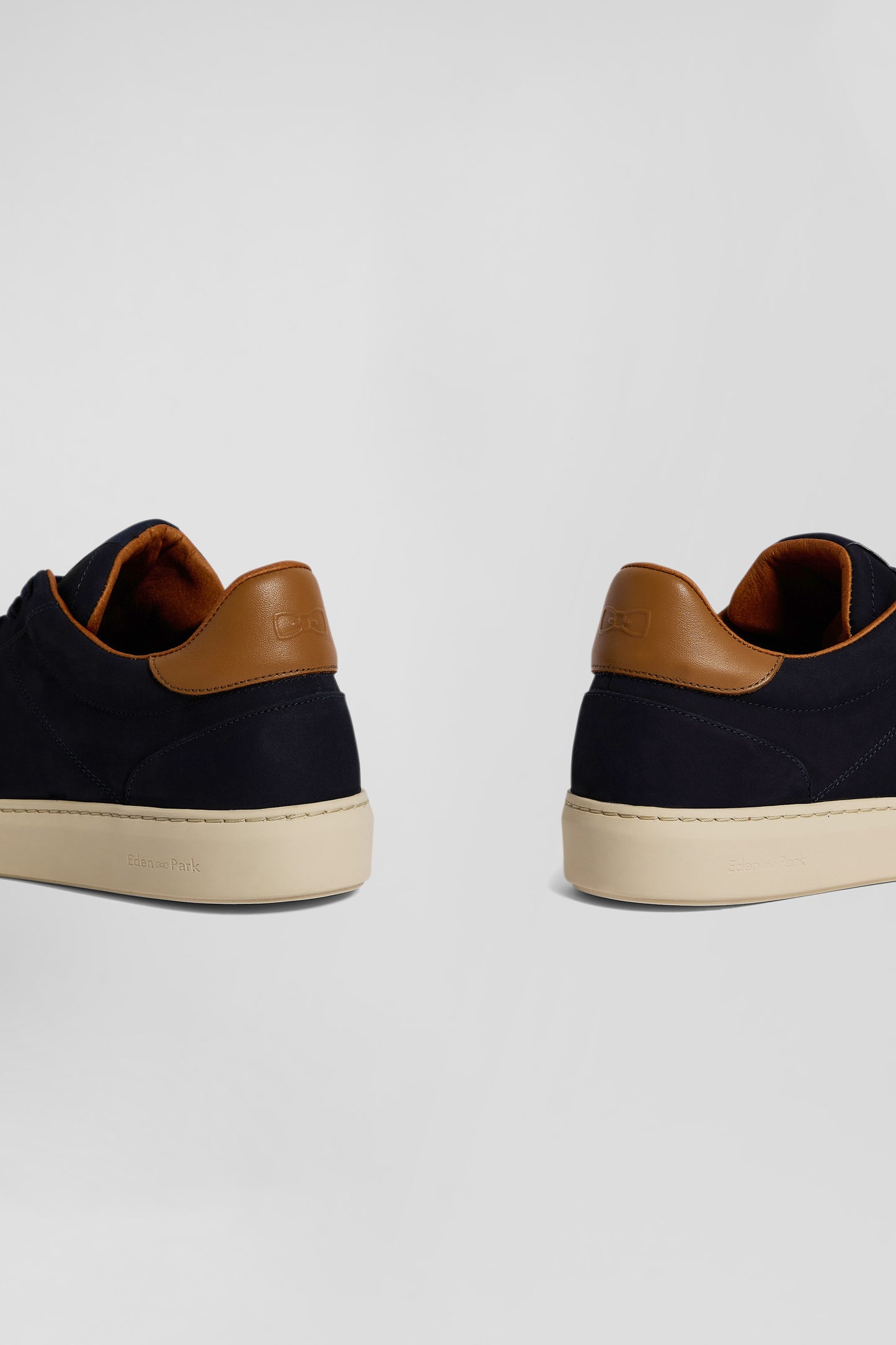 Navy blue grained leather low-top sneakers