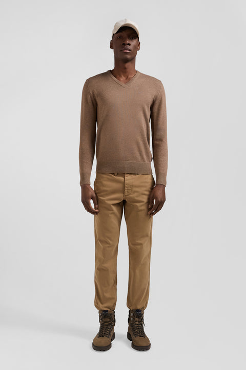 Regular camel wool and cotton V-neck jumper with striped details - Image 1