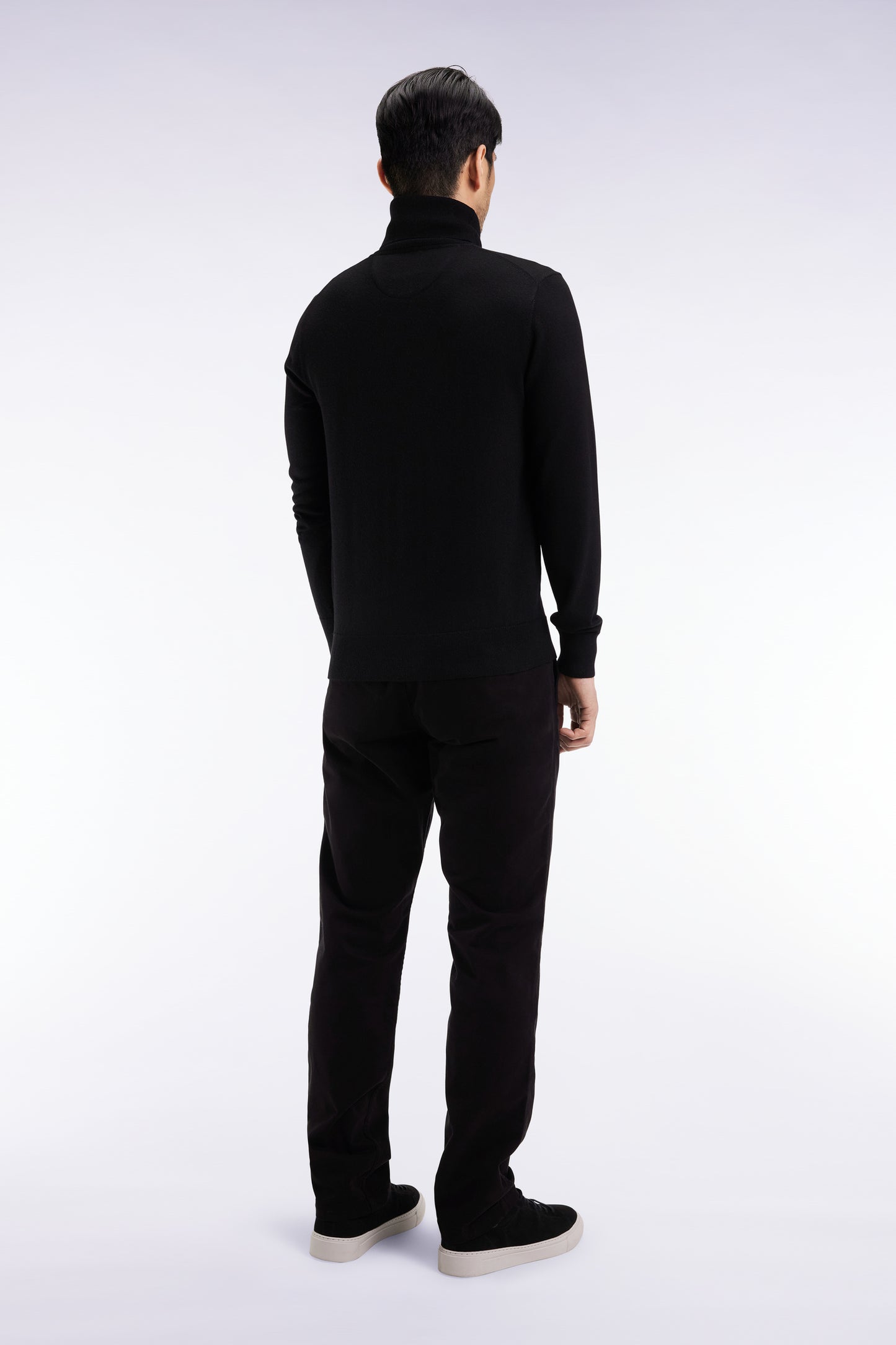 Pleatless chino pants in black stretch cotton
