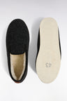 Chaussons en feutre et laine de mouton gris foncé