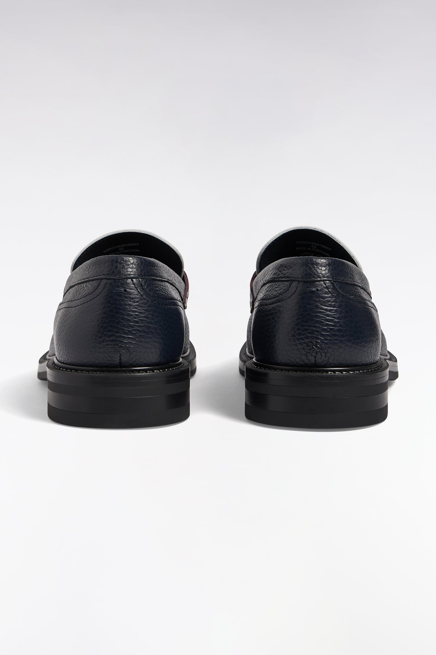 Mocassins en cuir grainé marine écrus et marron