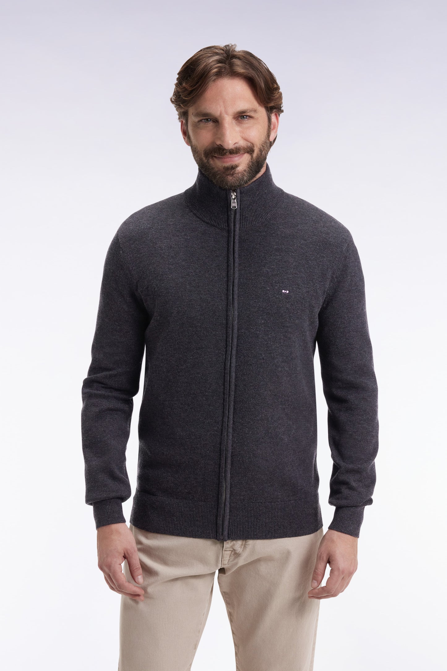 Cardigan zippé en laine et coton gris foncé coupe droite