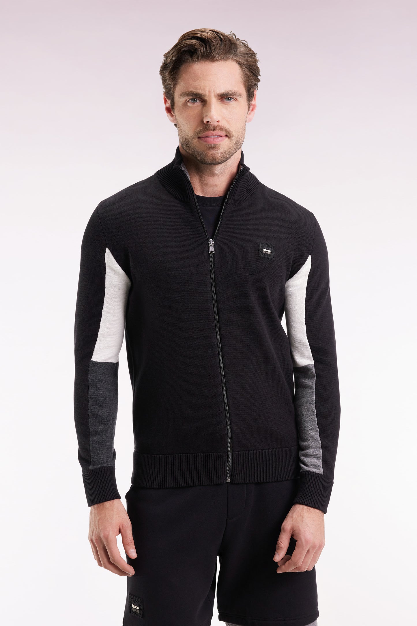 Cardigan en coton noir à intérieur de manches contrasté