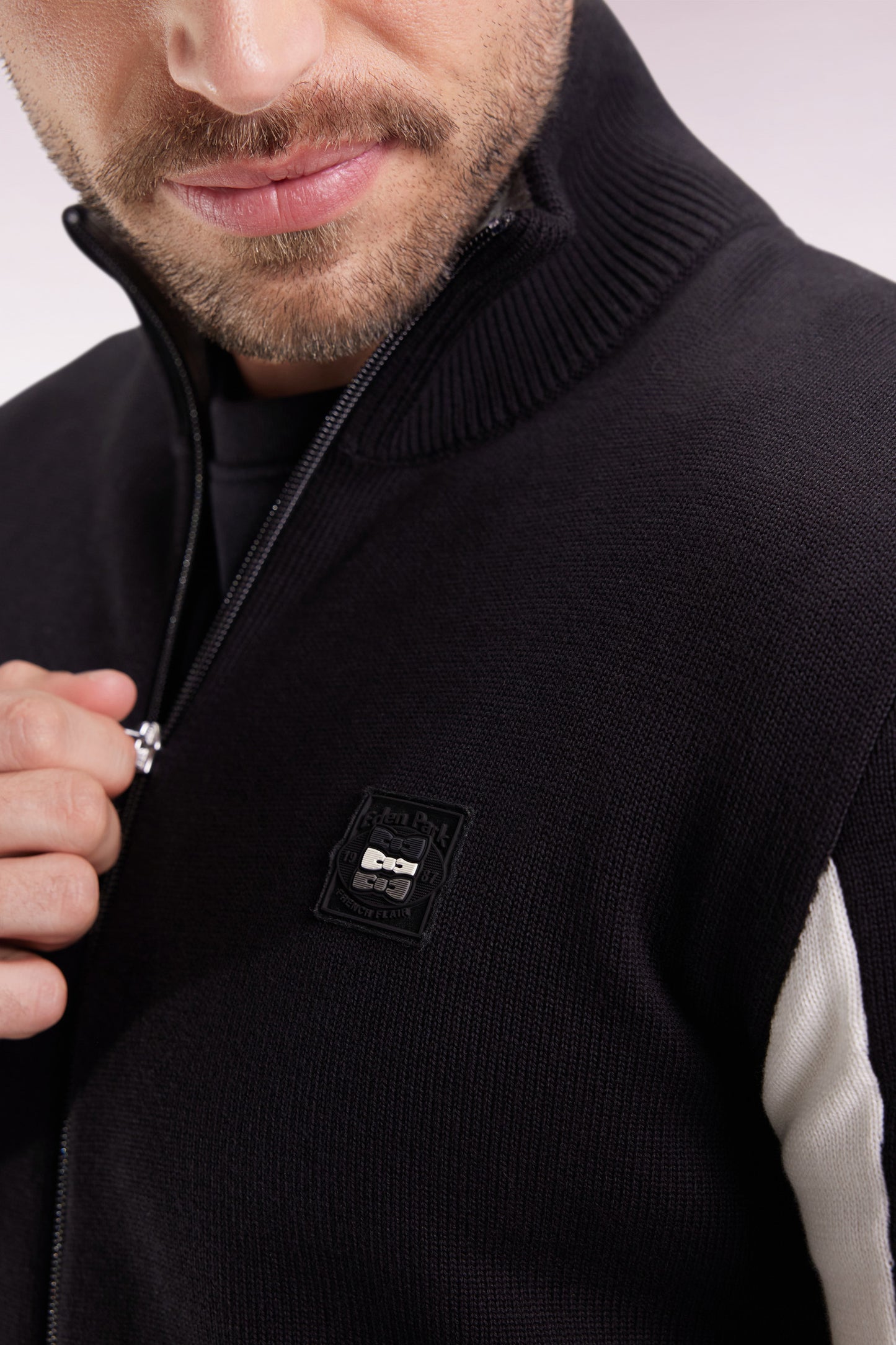 Cardigan en coton noir à intérieur de manches contrasté