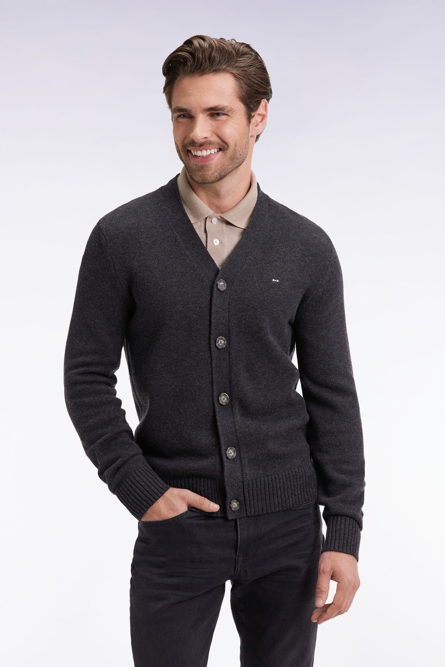 Cardigan en laine et coton gris coupe droite