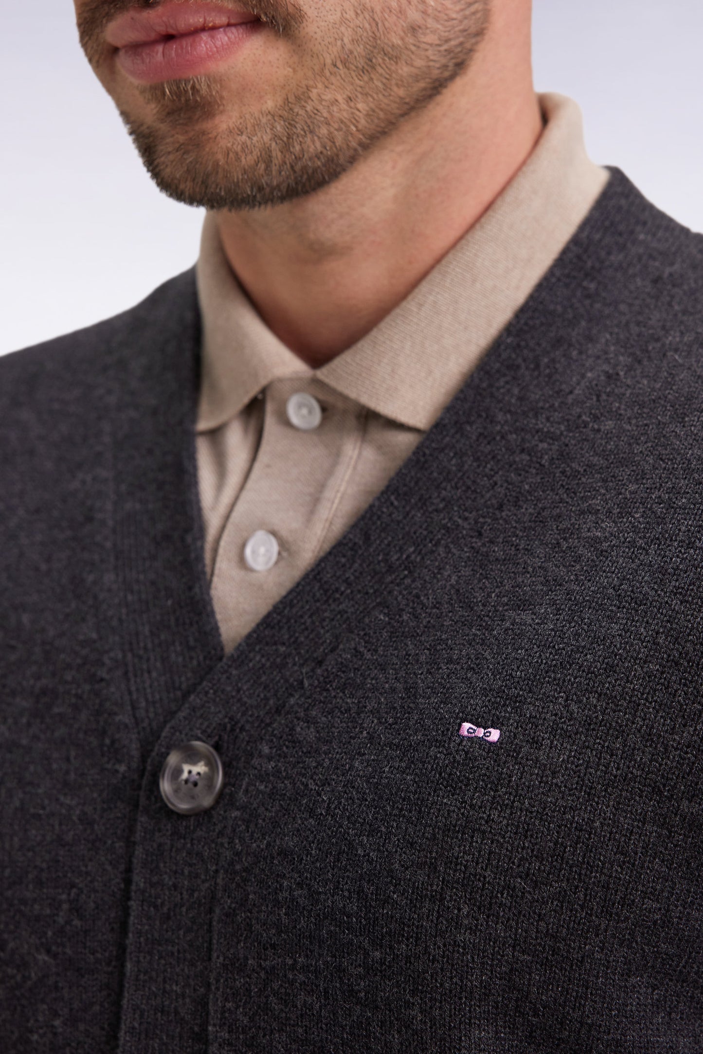 Cardigan en laine et coton gris coupe droite