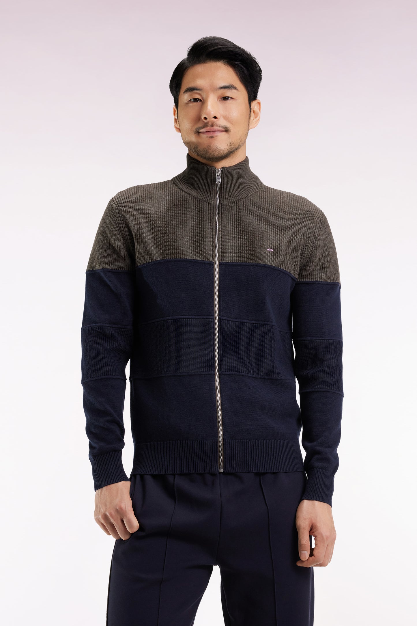 Cardigan zippé en coton bicolore marine et marron coupe droite