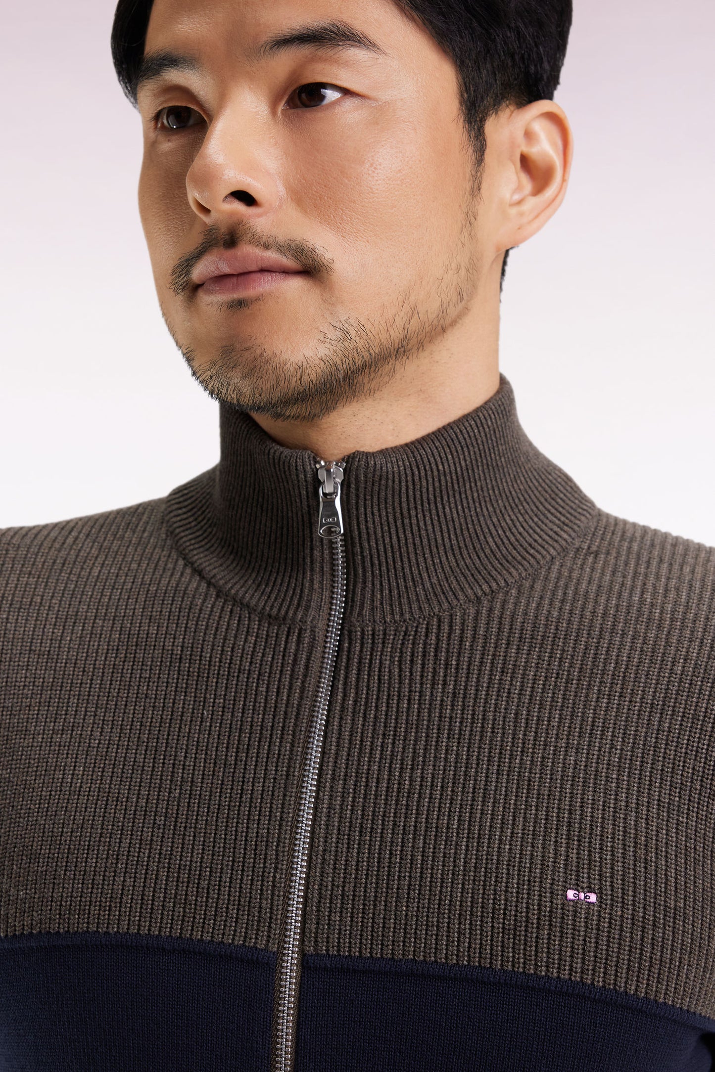 Cardigan zippé en coton bicolore marine et marron coupe droite