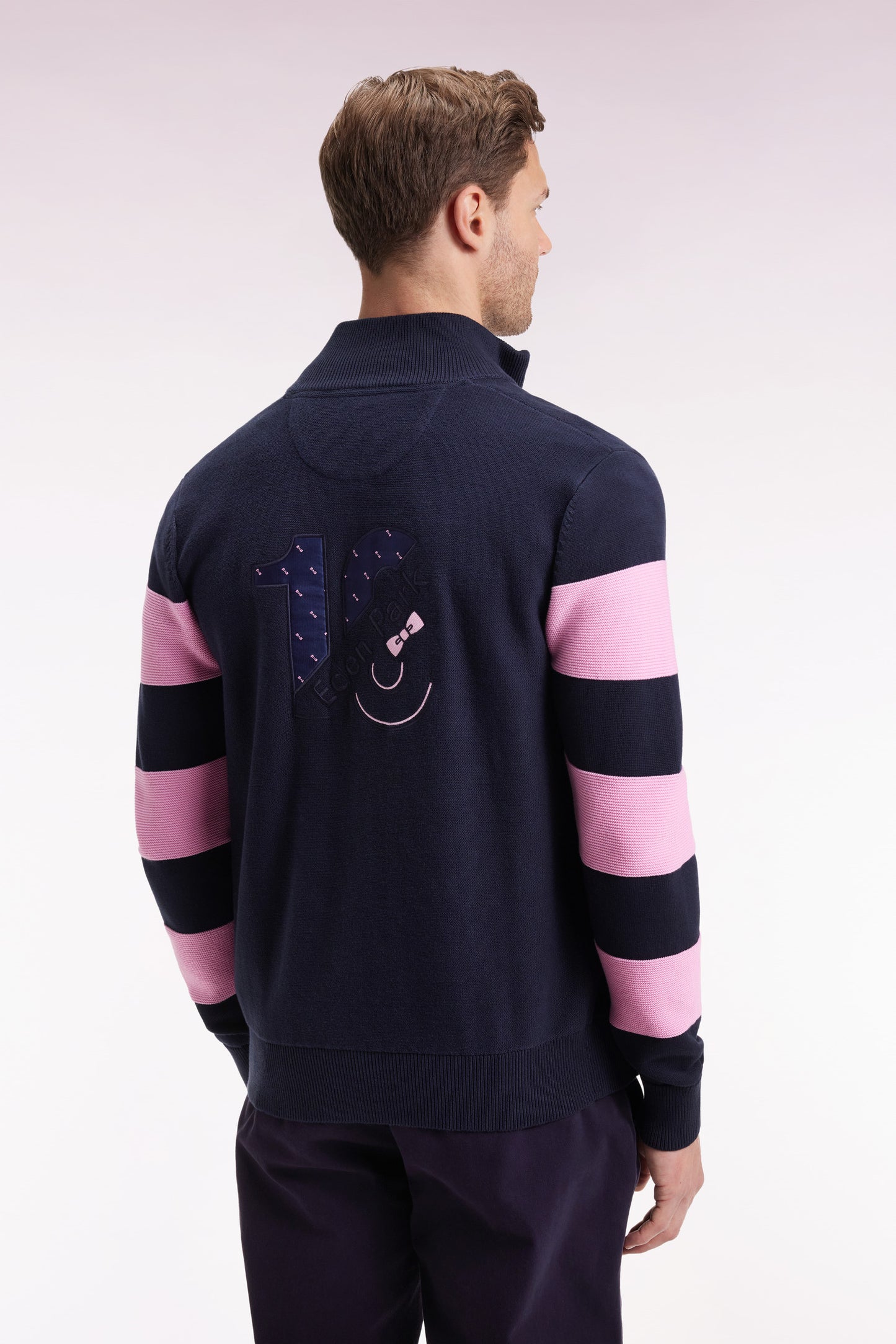 Cardigan zippé en coton marine à rayures de manches roses coupe droite