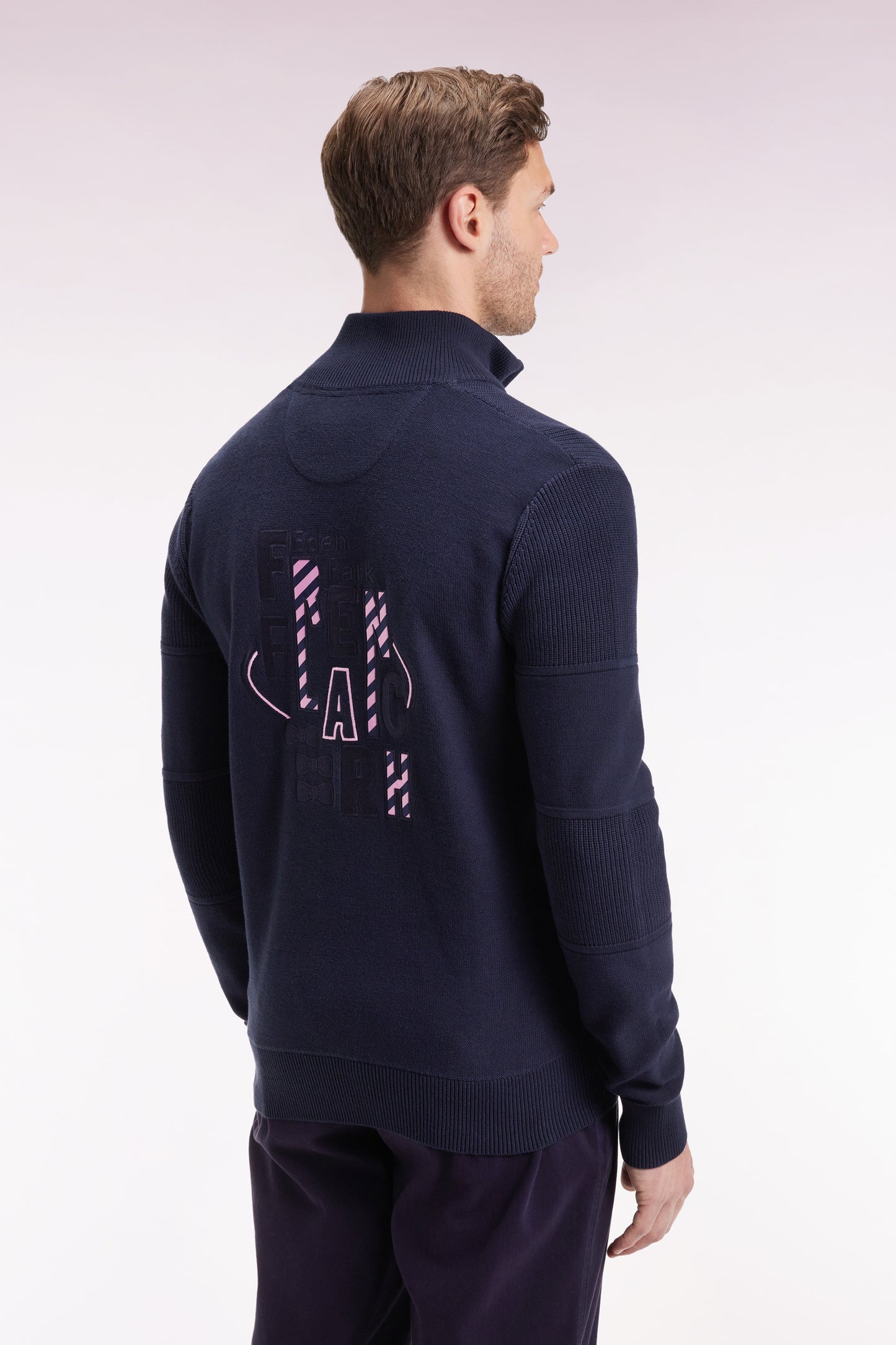 Cardigan zippé en coton marine broderie dos rose