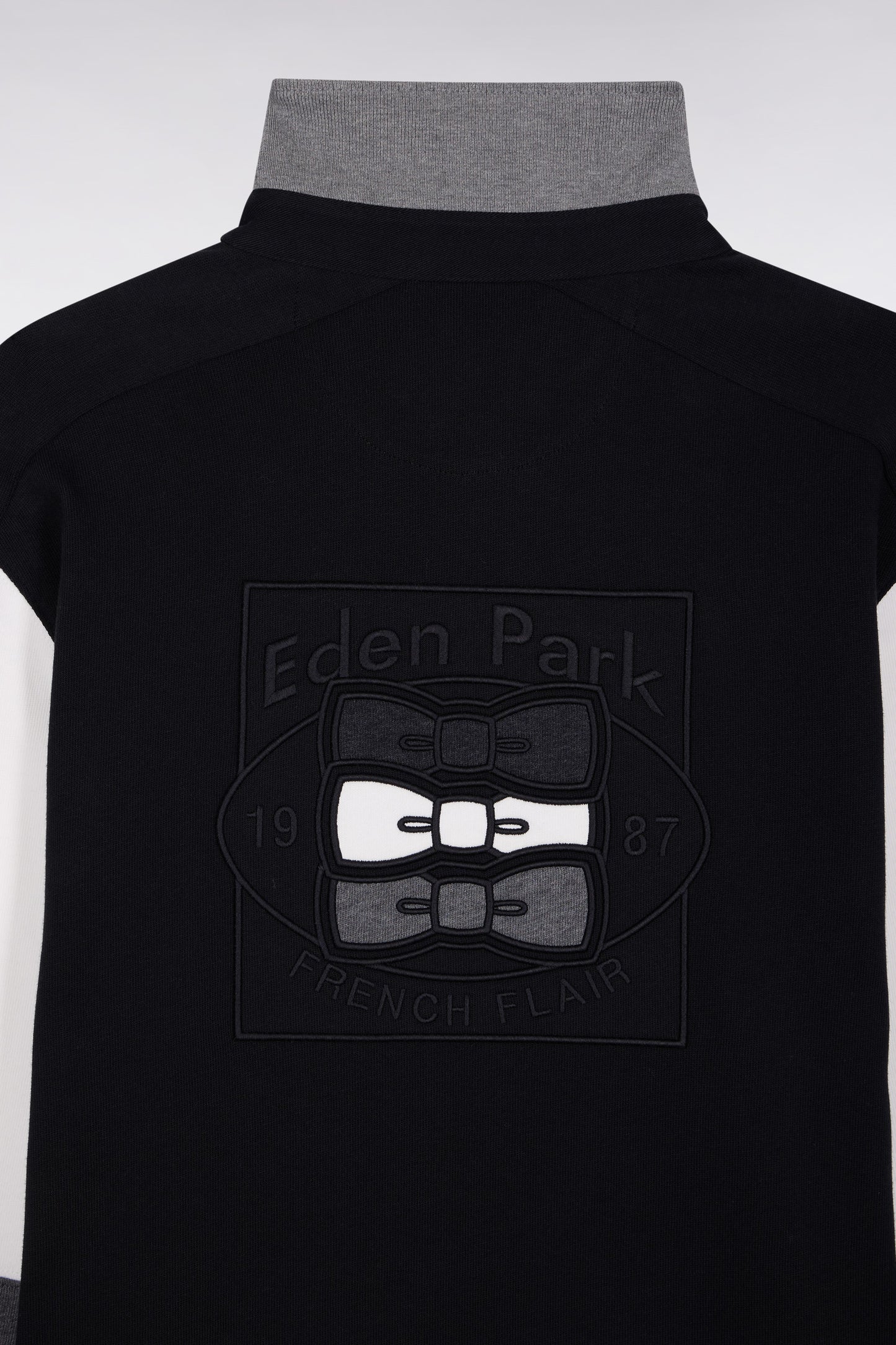 Maillot à manches longues en jersey coton épais noir brodé coupe droite