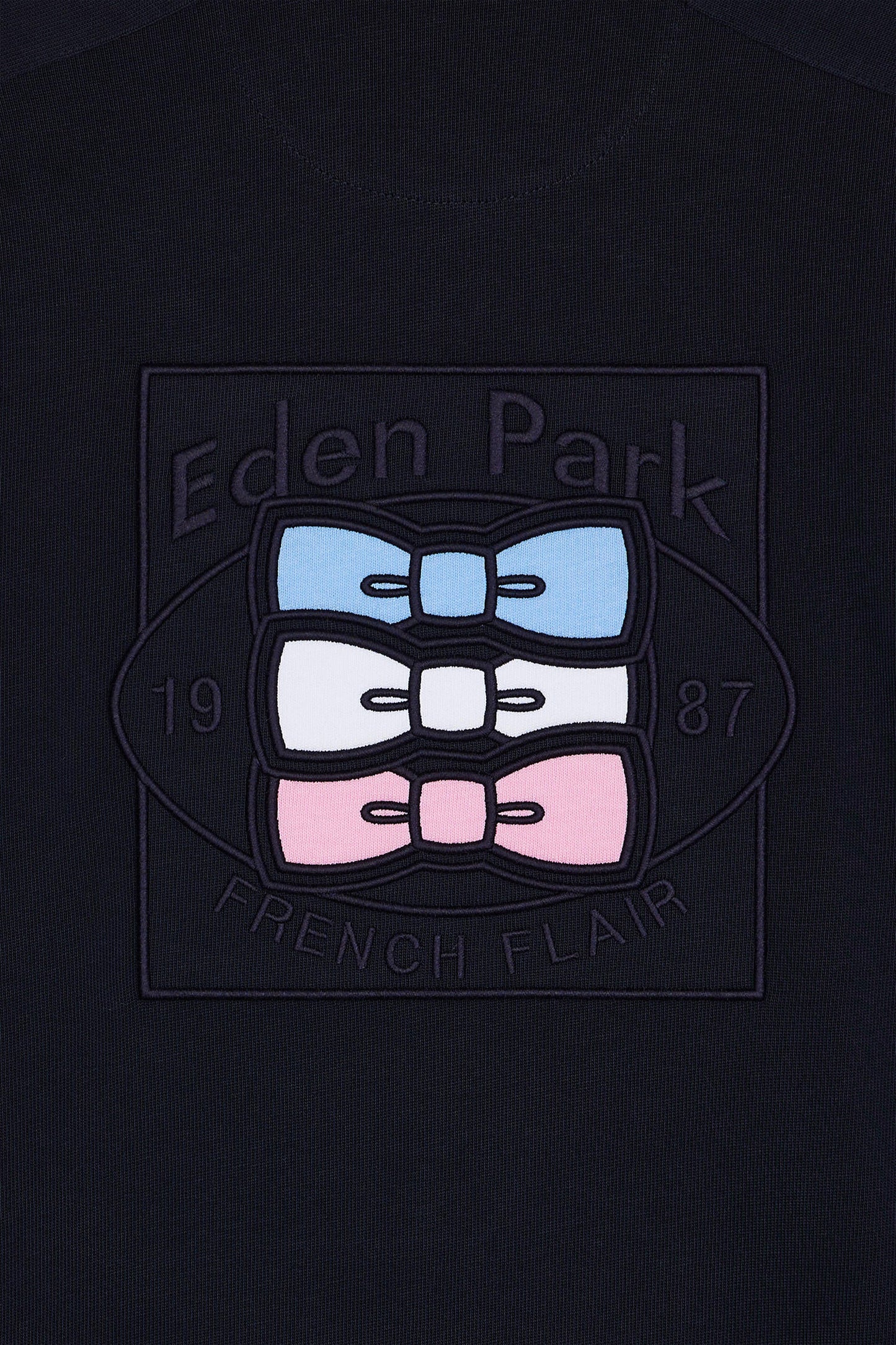 Long-sleeved jersey in thick navy cotton jersey with embroidered straight cut