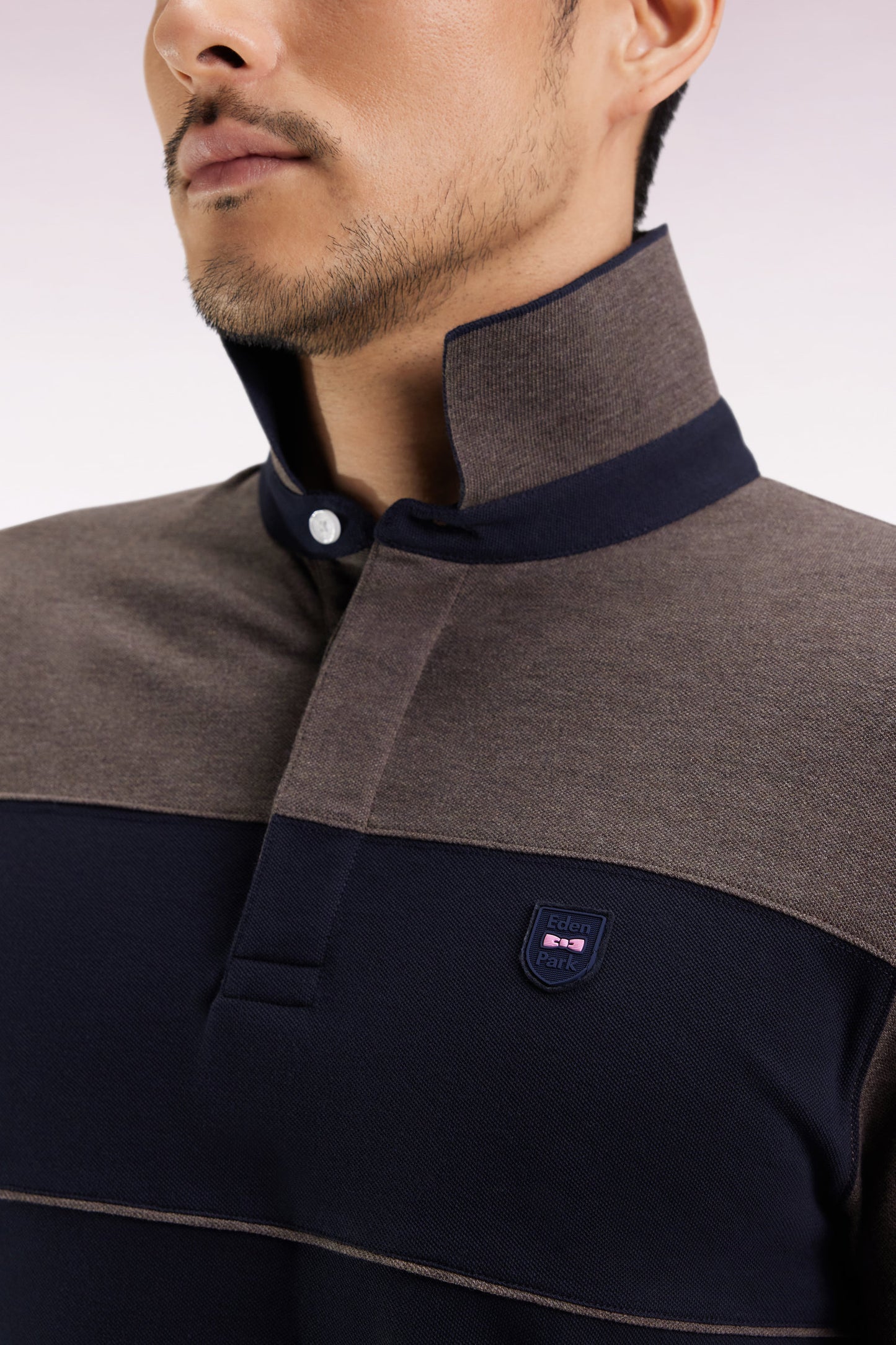 Polo bicolore manches courtes en piqué coton stretch marine coupe slim