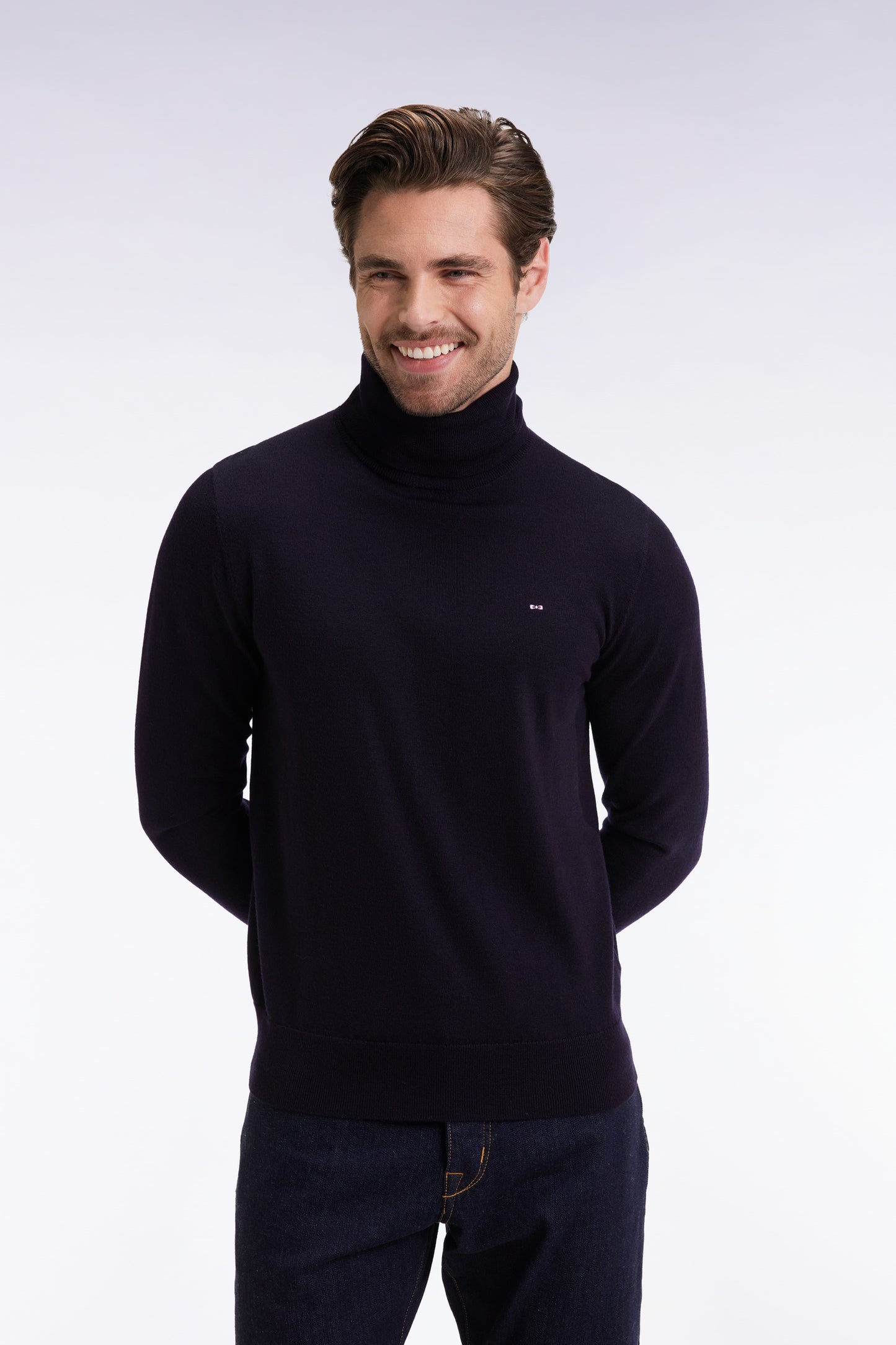 Pull col roulé en laine mérinos marine