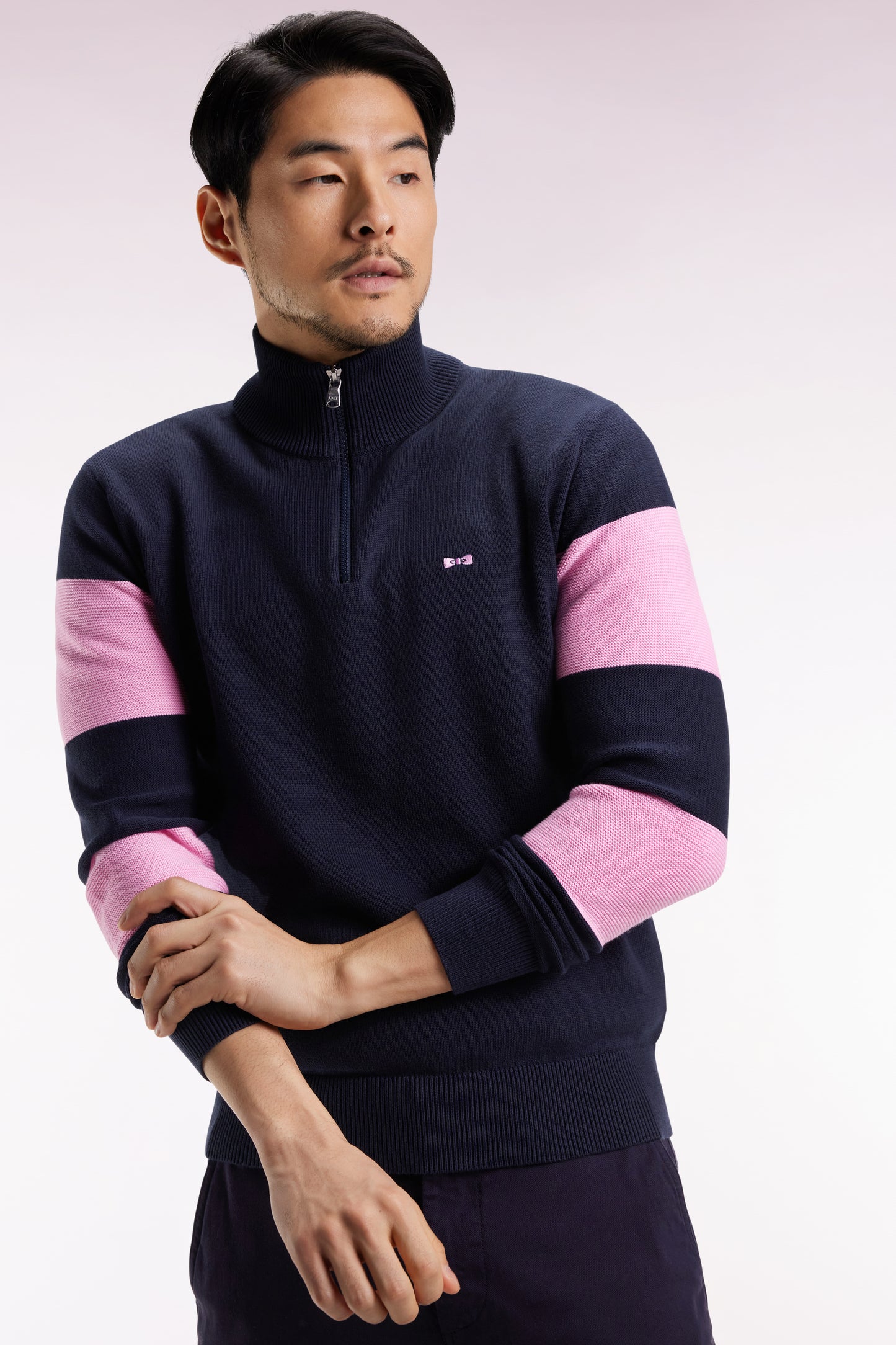 Pull col camionneur en coton marine et rose broderie dos