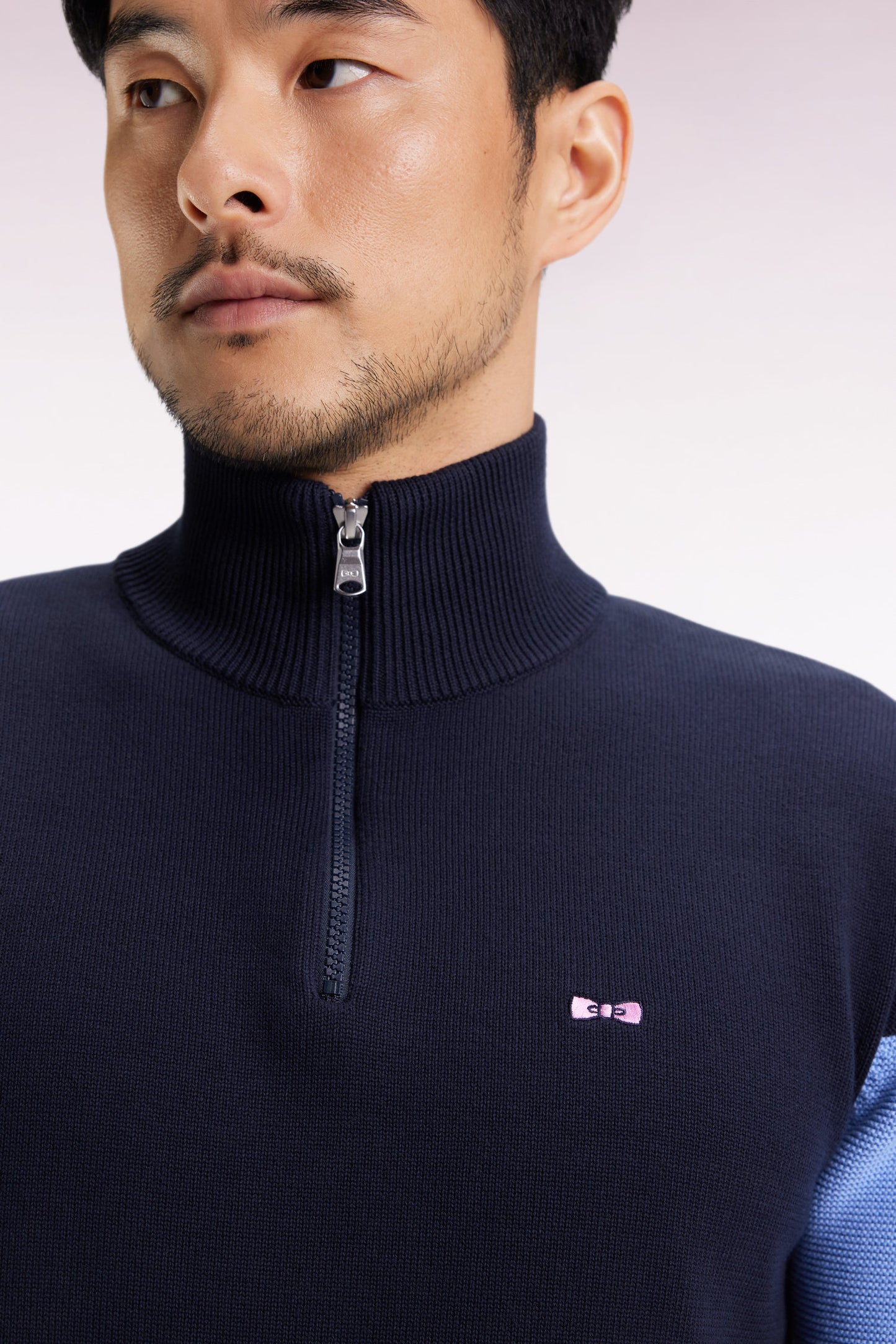 Pull col camionneur en coton marine et ciel broderie dos