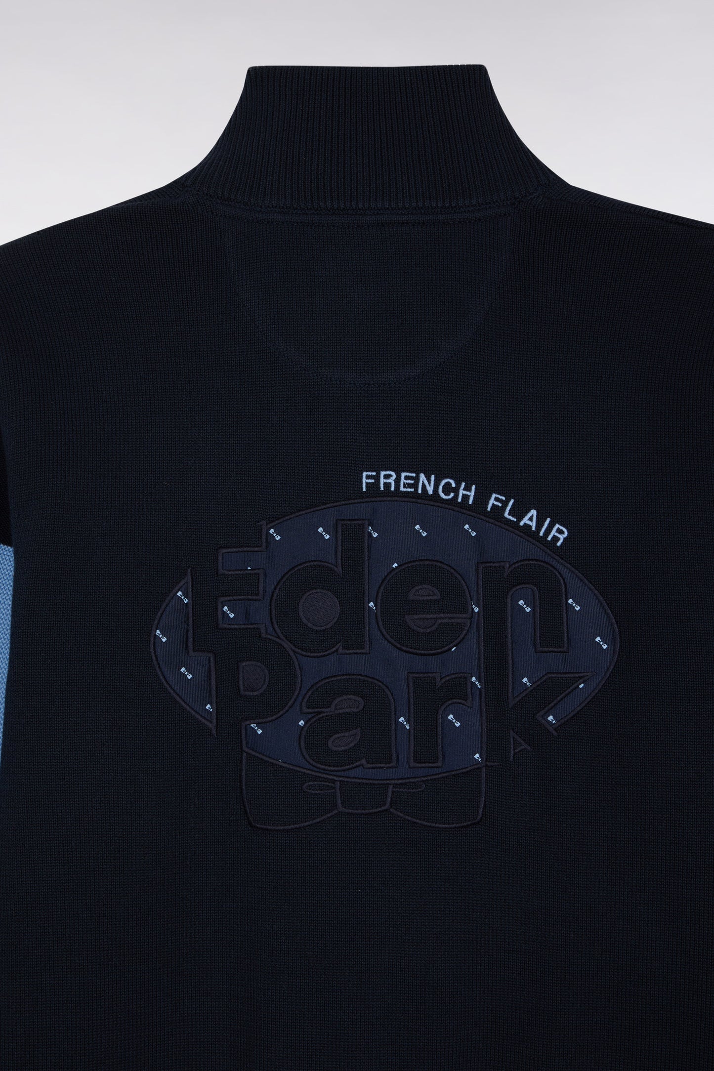 Pull col camionneur en coton marine et ciel broderie dos