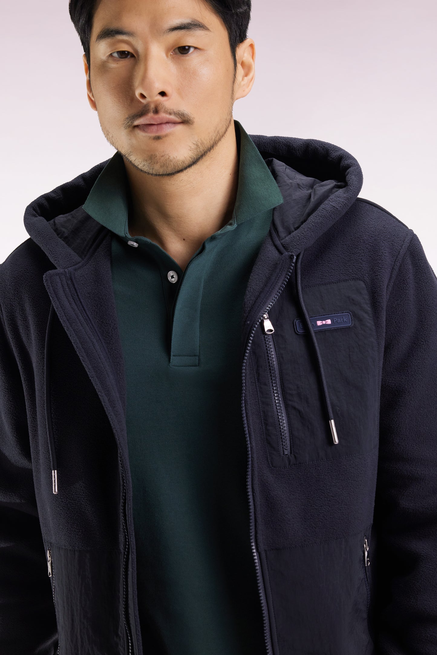Sweatshirt zippé à capuche bimatière marine coupe droite