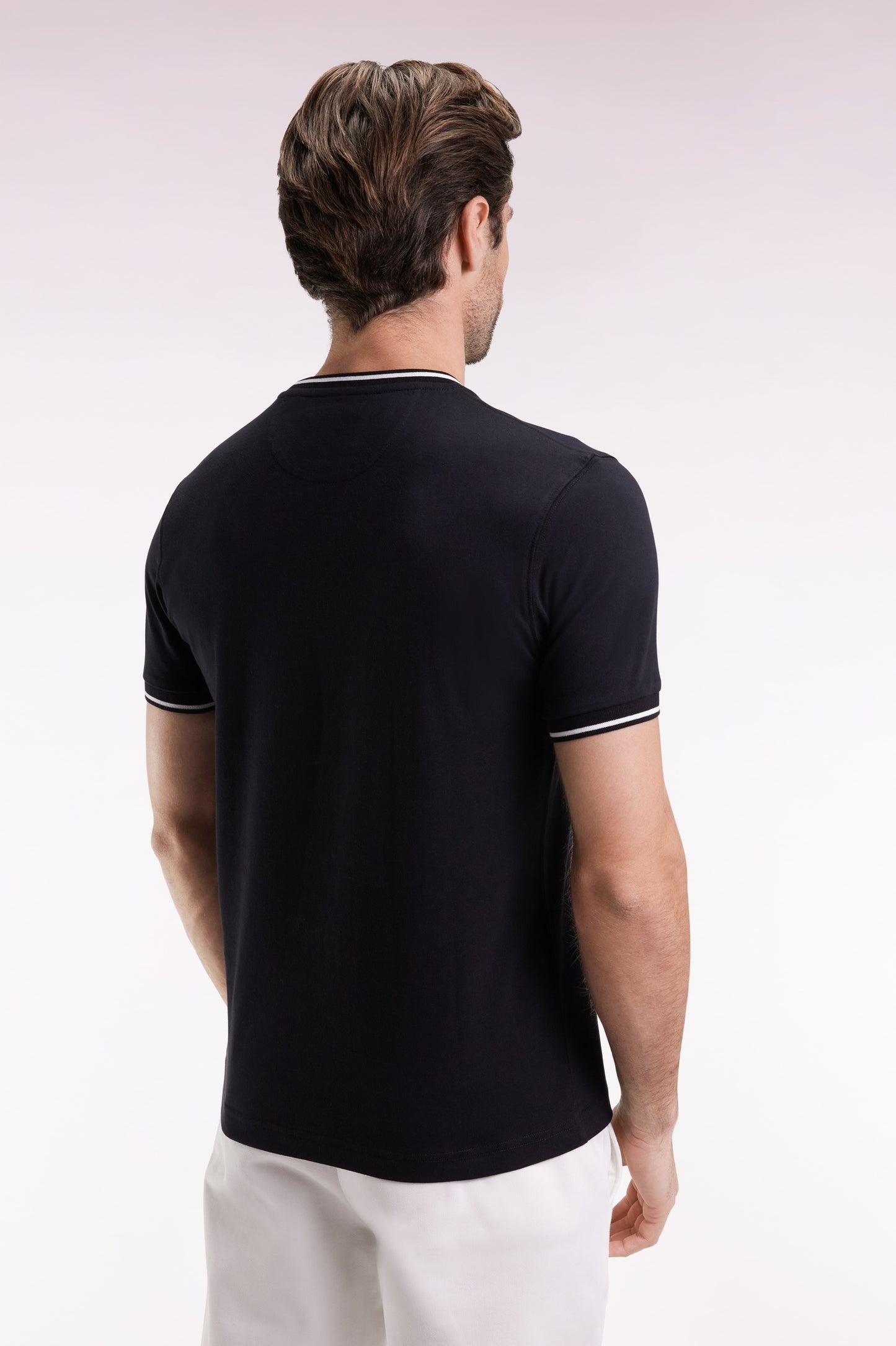 Black cotton short-sleeved T-shirt