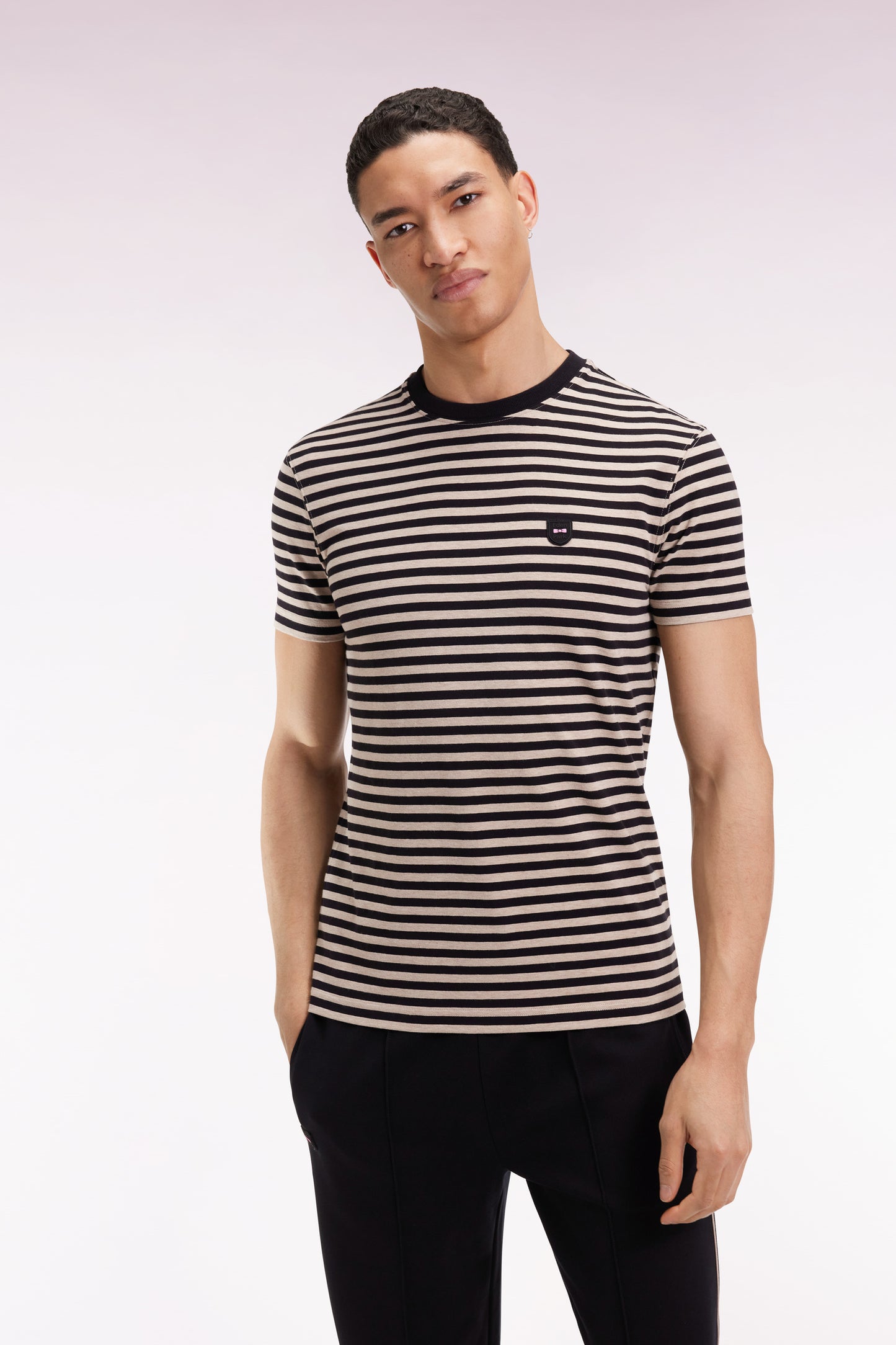 T-shirt à manches courtes en jersey de coton rayé marine et marron