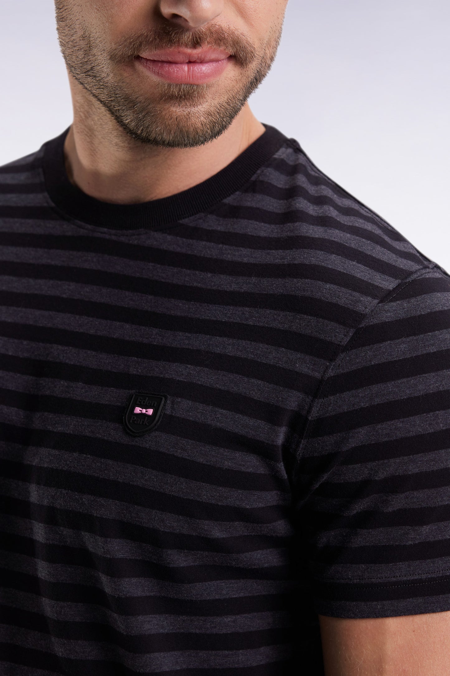 T-shirt à manches courtes en jersey de coton rayé noir et gris