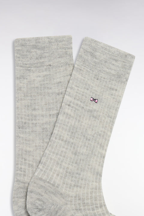 Chaussettes en maille côtelée grises - Image 2