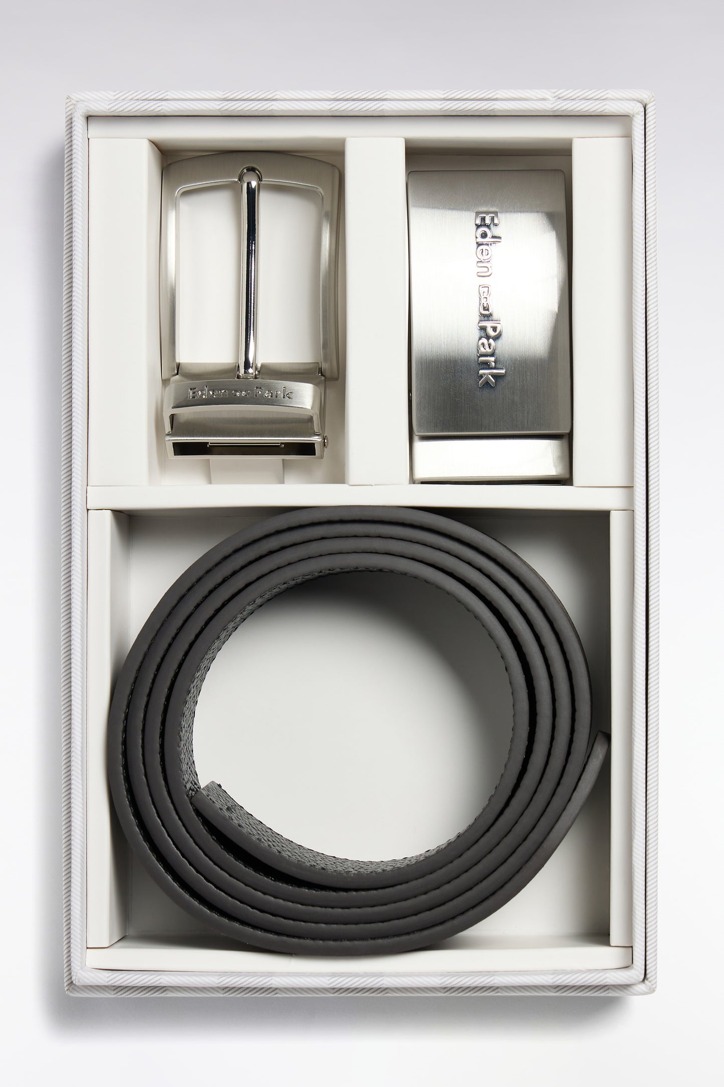 Coffret ceinture en cuir réversible et boucles doubles en métal argenté