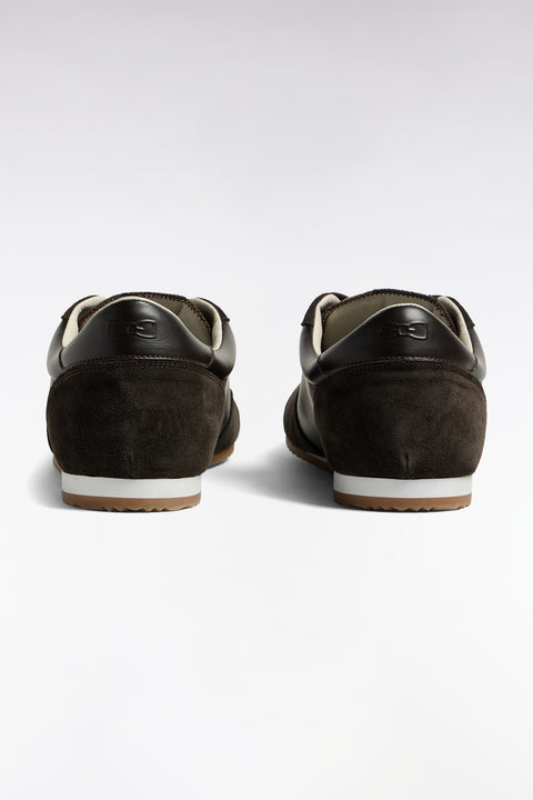Baskets basses bimatière en cuir et daim marron - Image 2