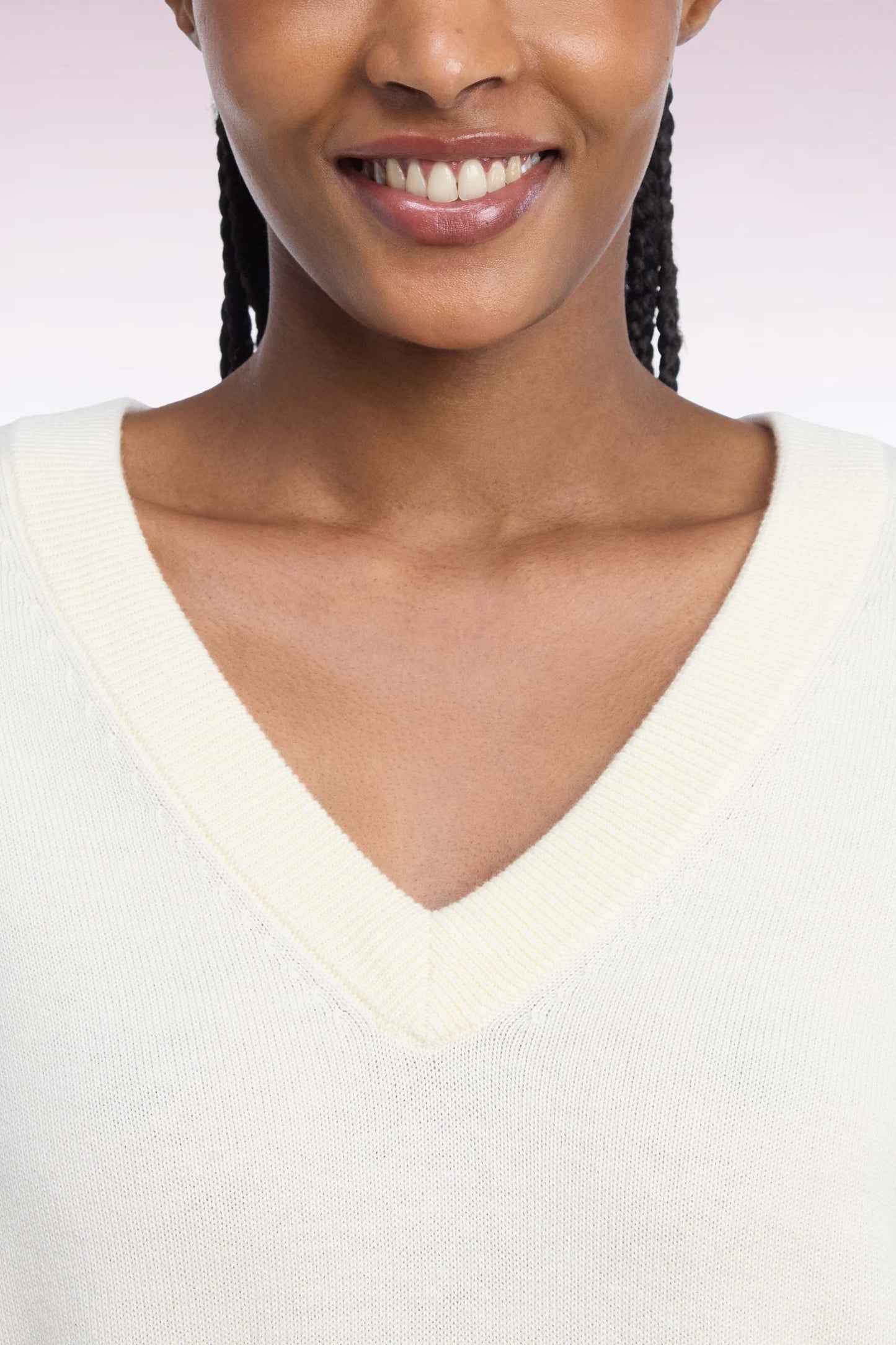 Pull col V en laine et coton écru coupe oversized