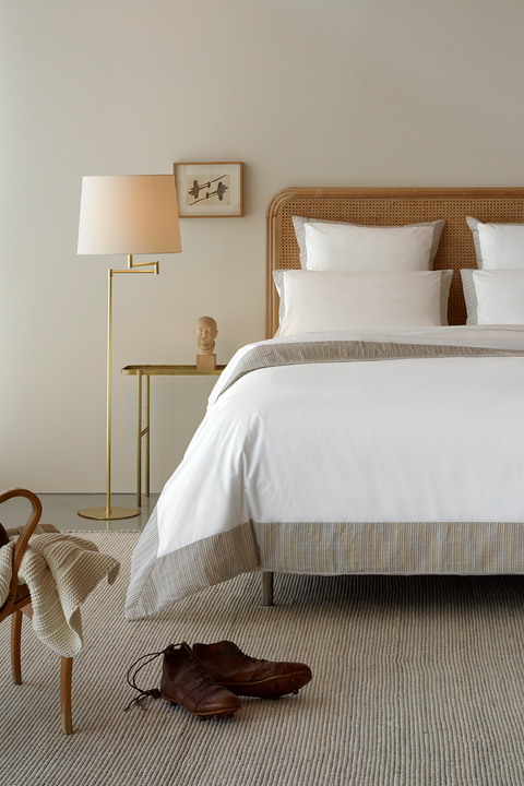 White and beige comforter cover - Image 1