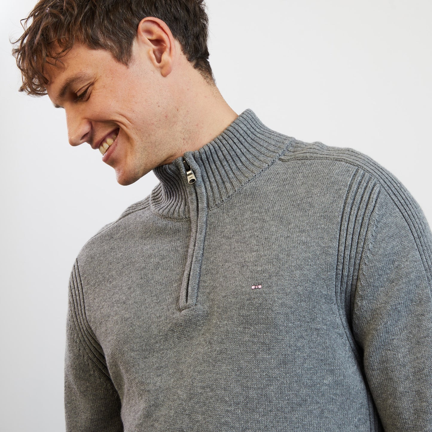 Pull gris camionneur en jeu de maille