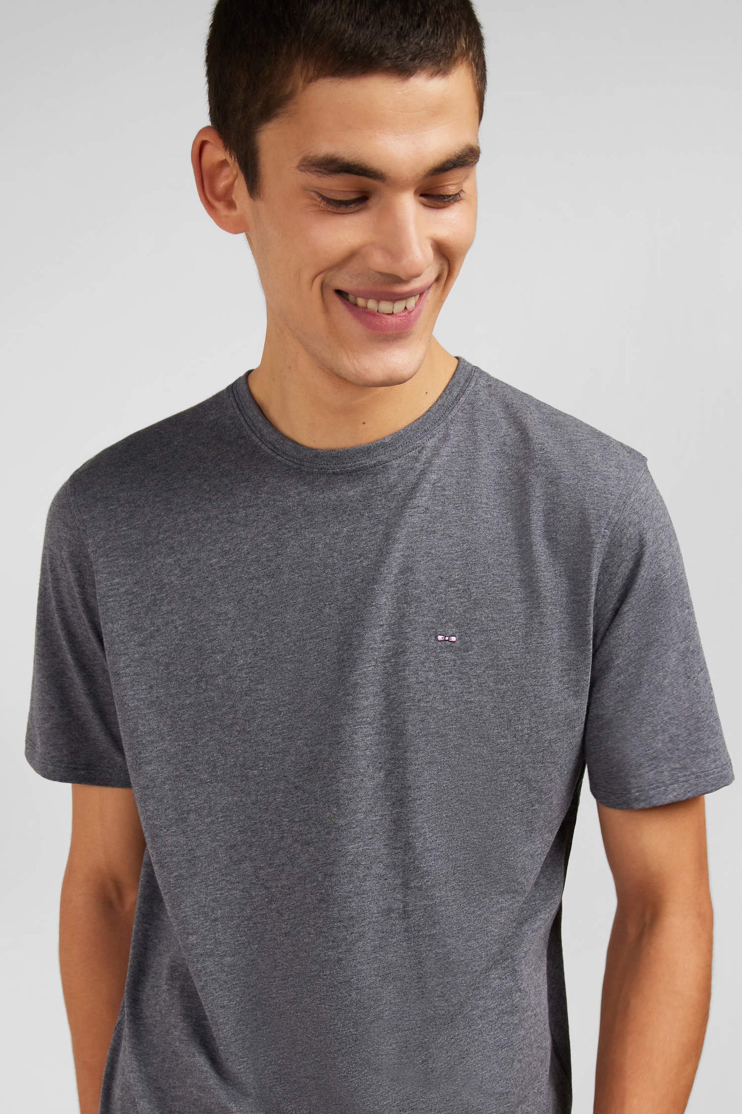 T-shirt gris col rond à manches courtes